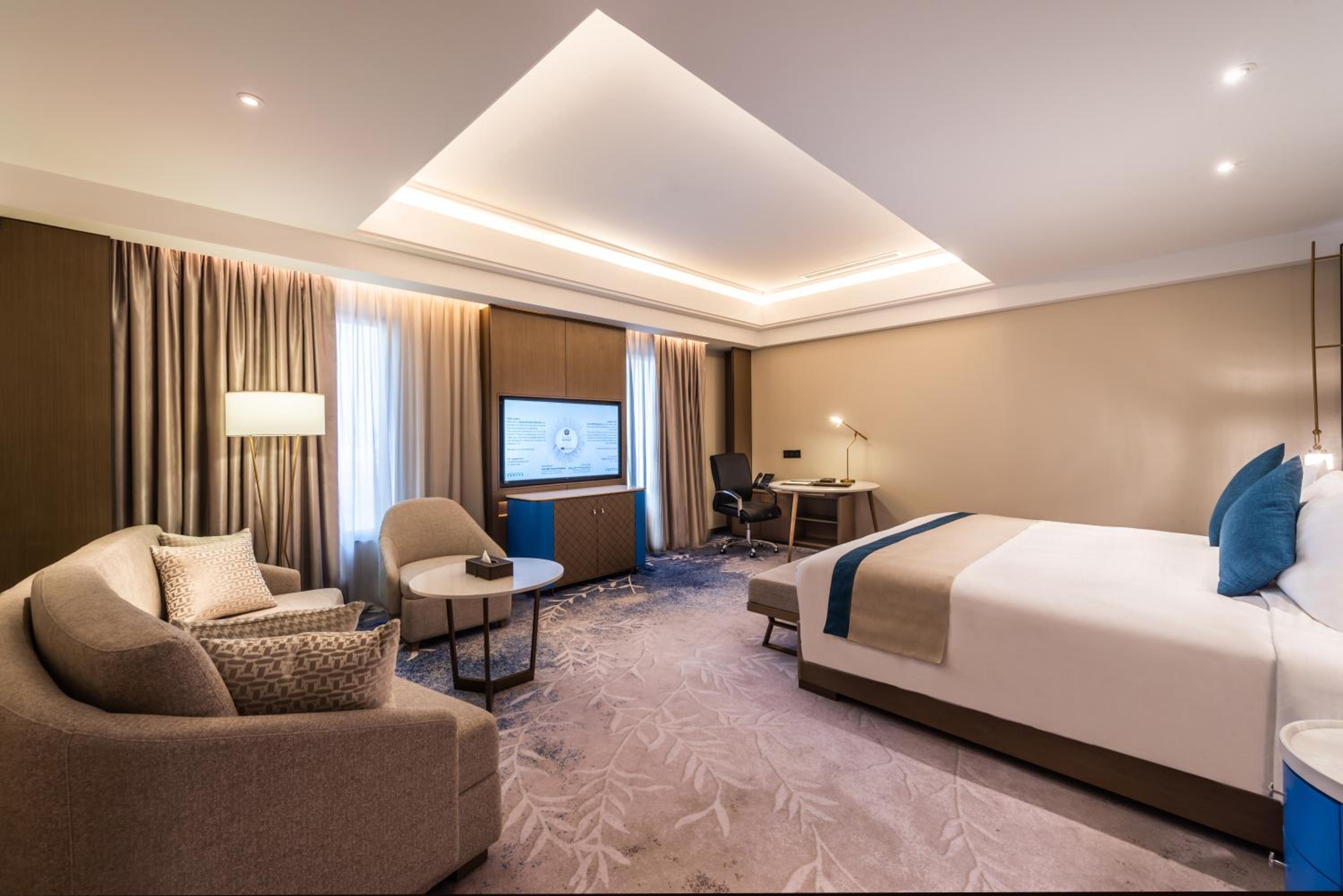 Grand Deluxe Room - Photo 3