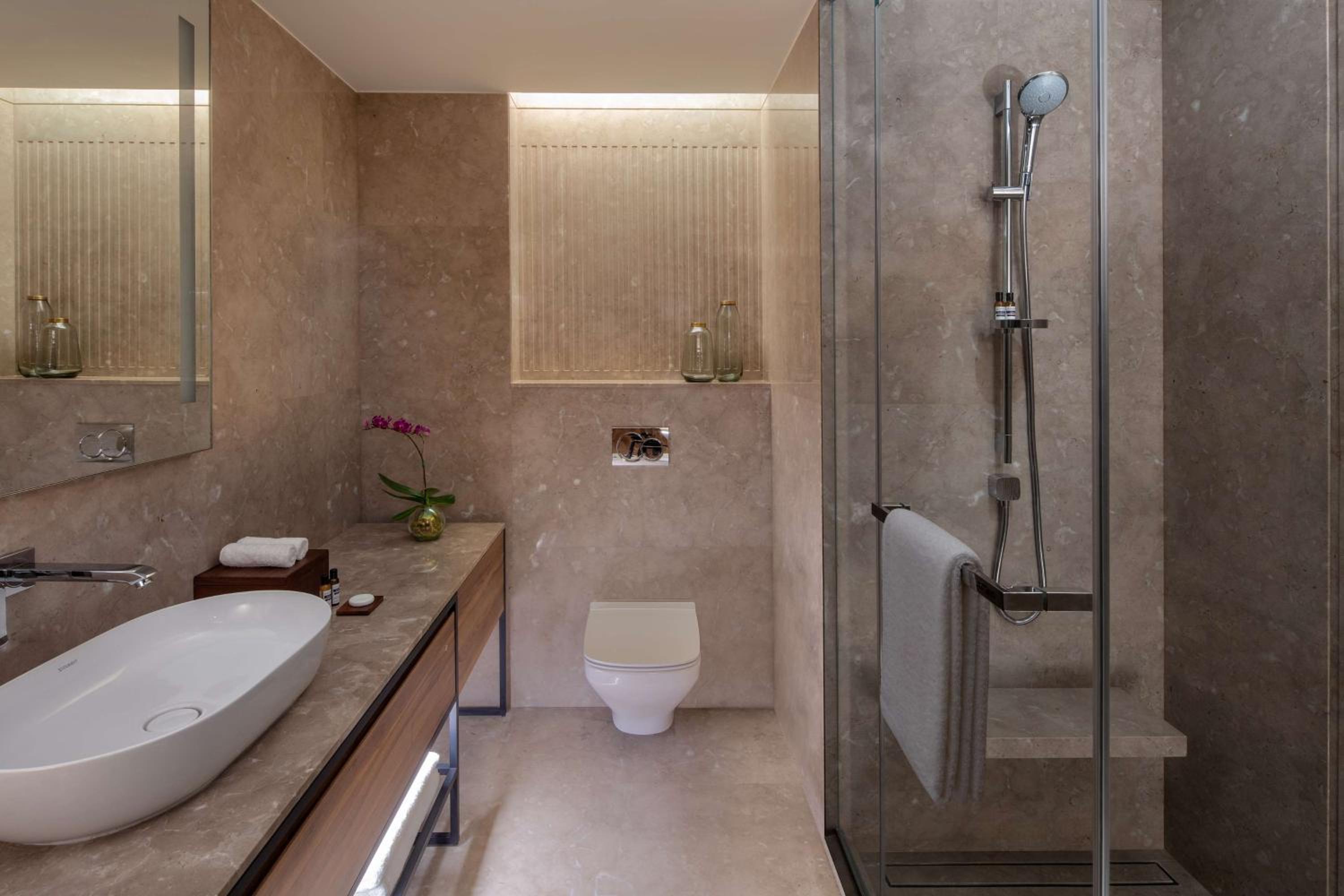 Twin Room - Club Access - Photo 8