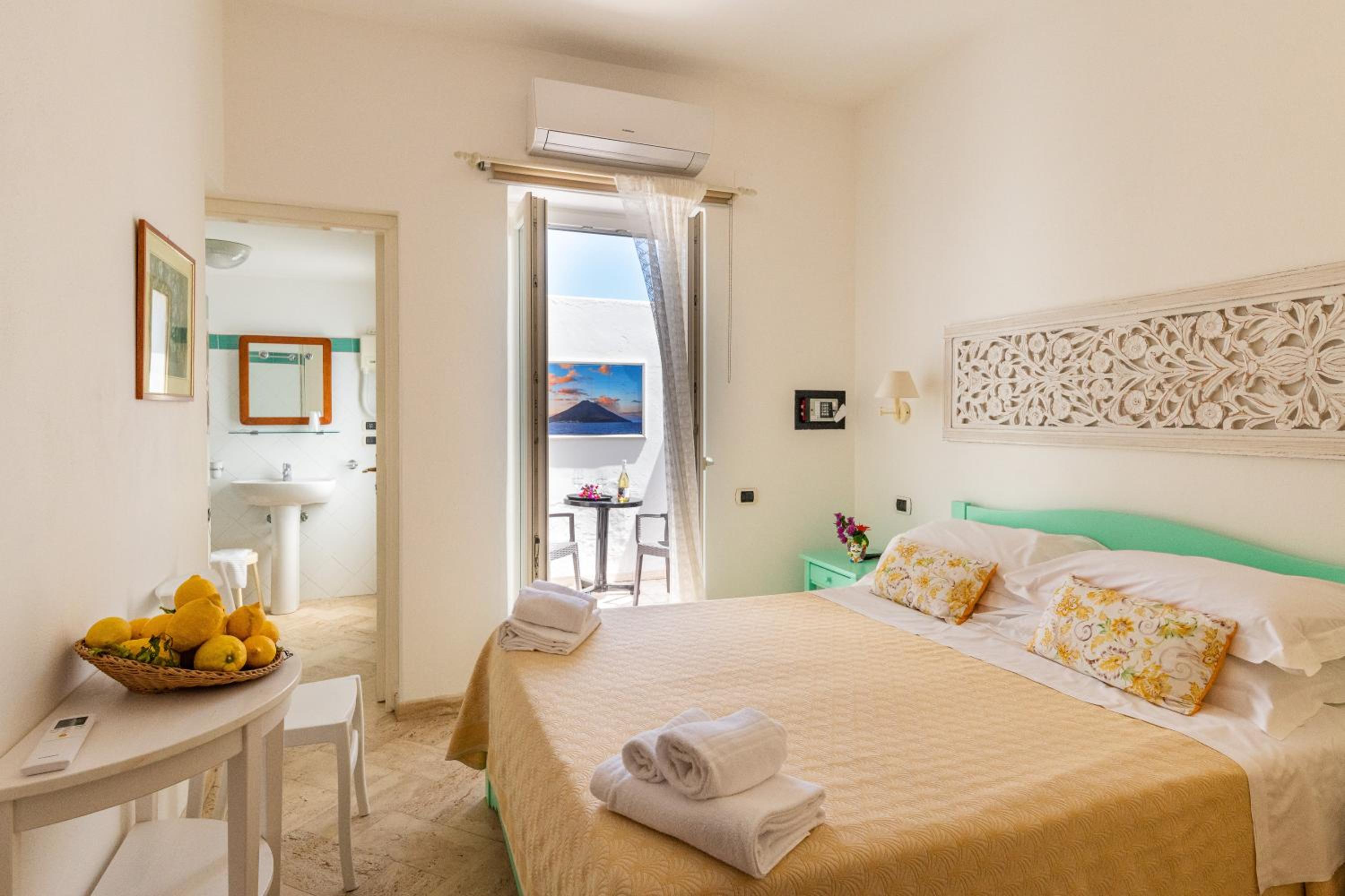 Standard Double Room - Photo 5