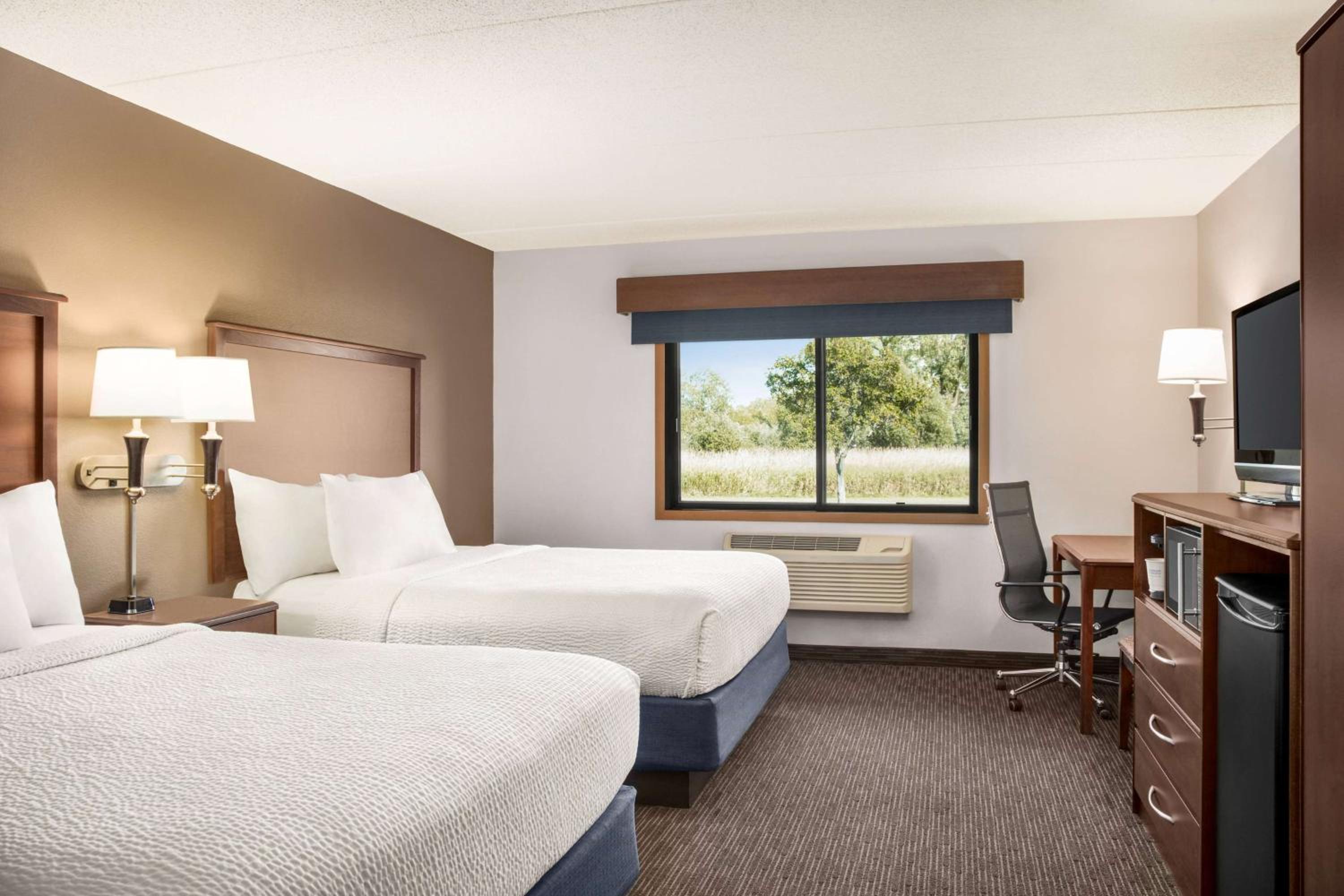 Queen Room with Two Queen Beds - Pet Friendly/Non-Smoking