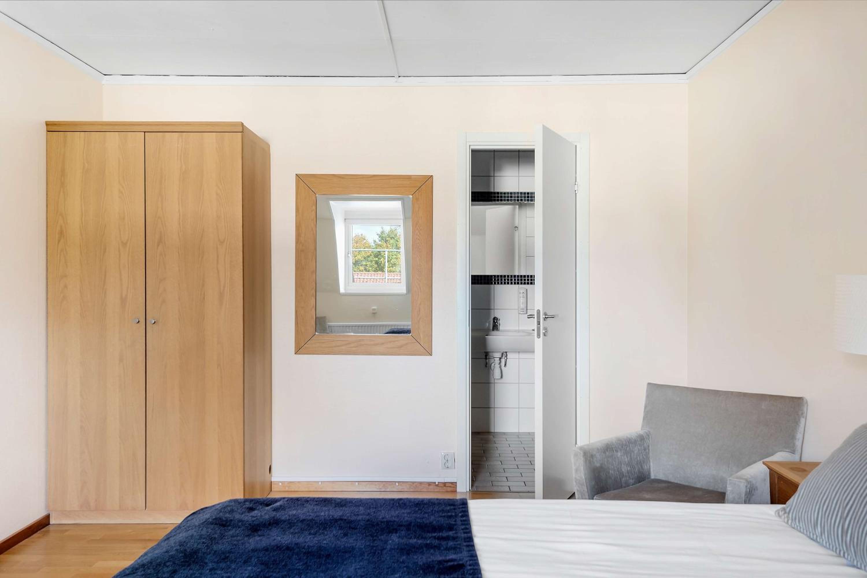 One-Bedroom King Suite - Non-Smoking - Photo 1