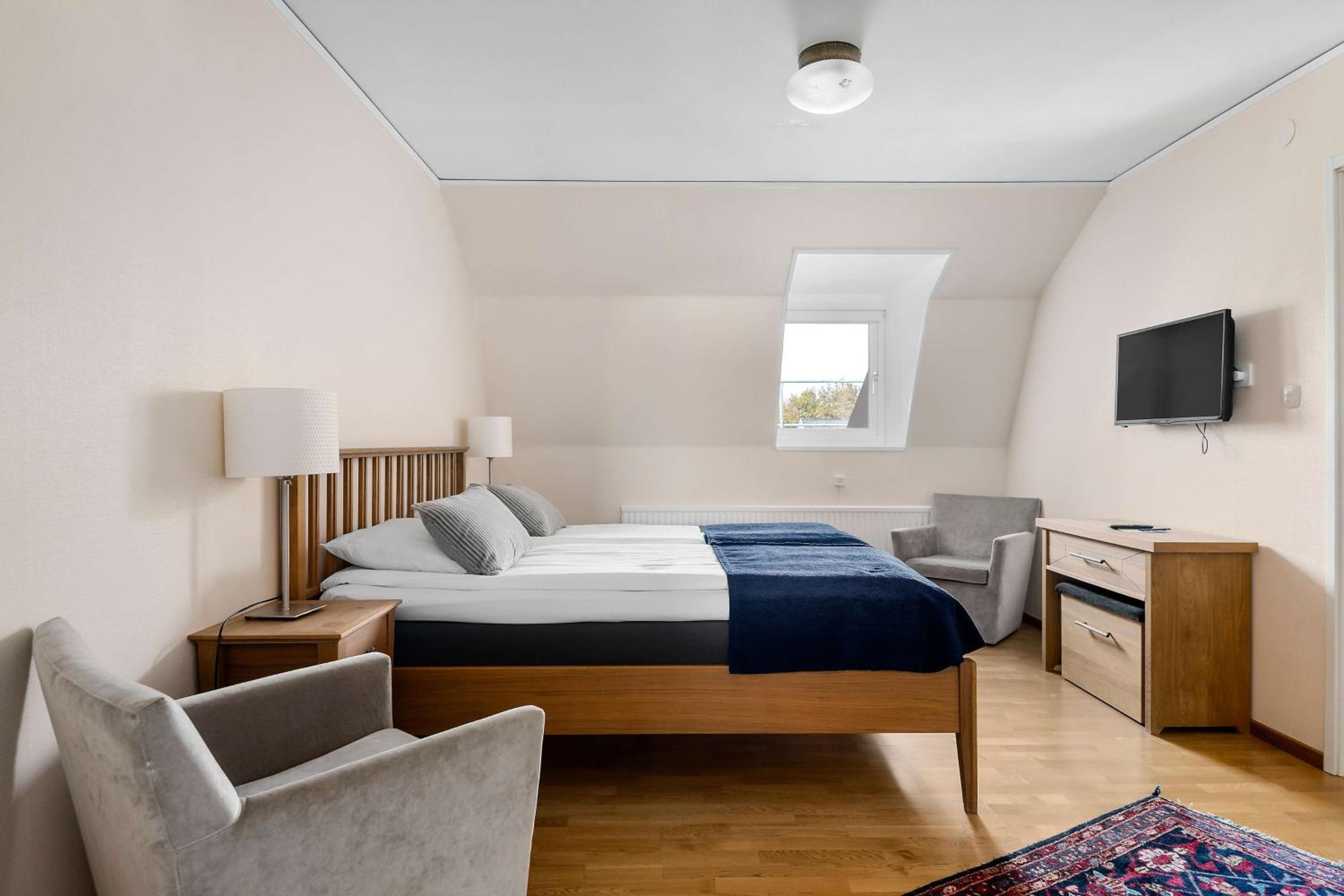 One-Bedroom King Suite - Non-Smoking - Photo 3