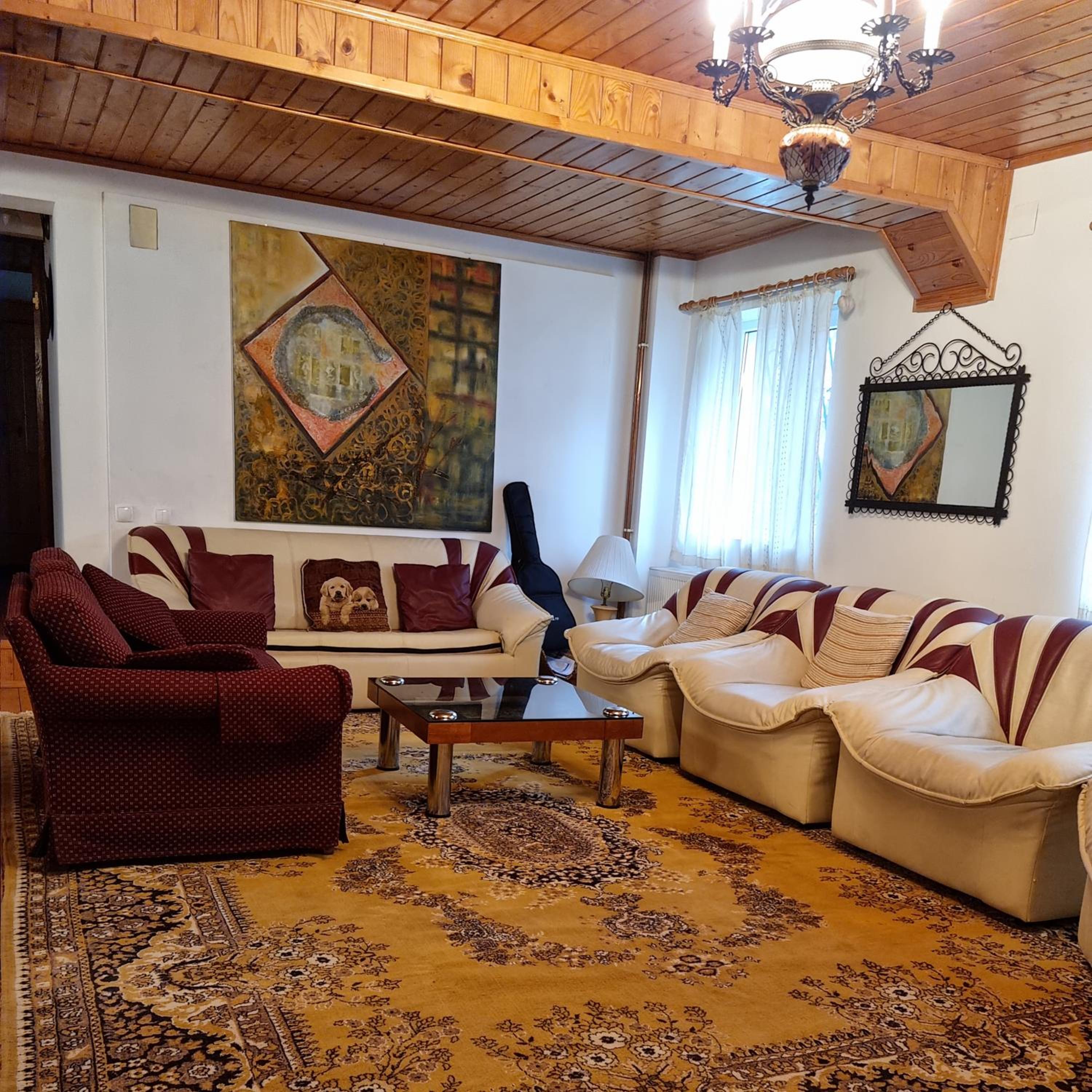 Five-Bedroom House - Photo 17