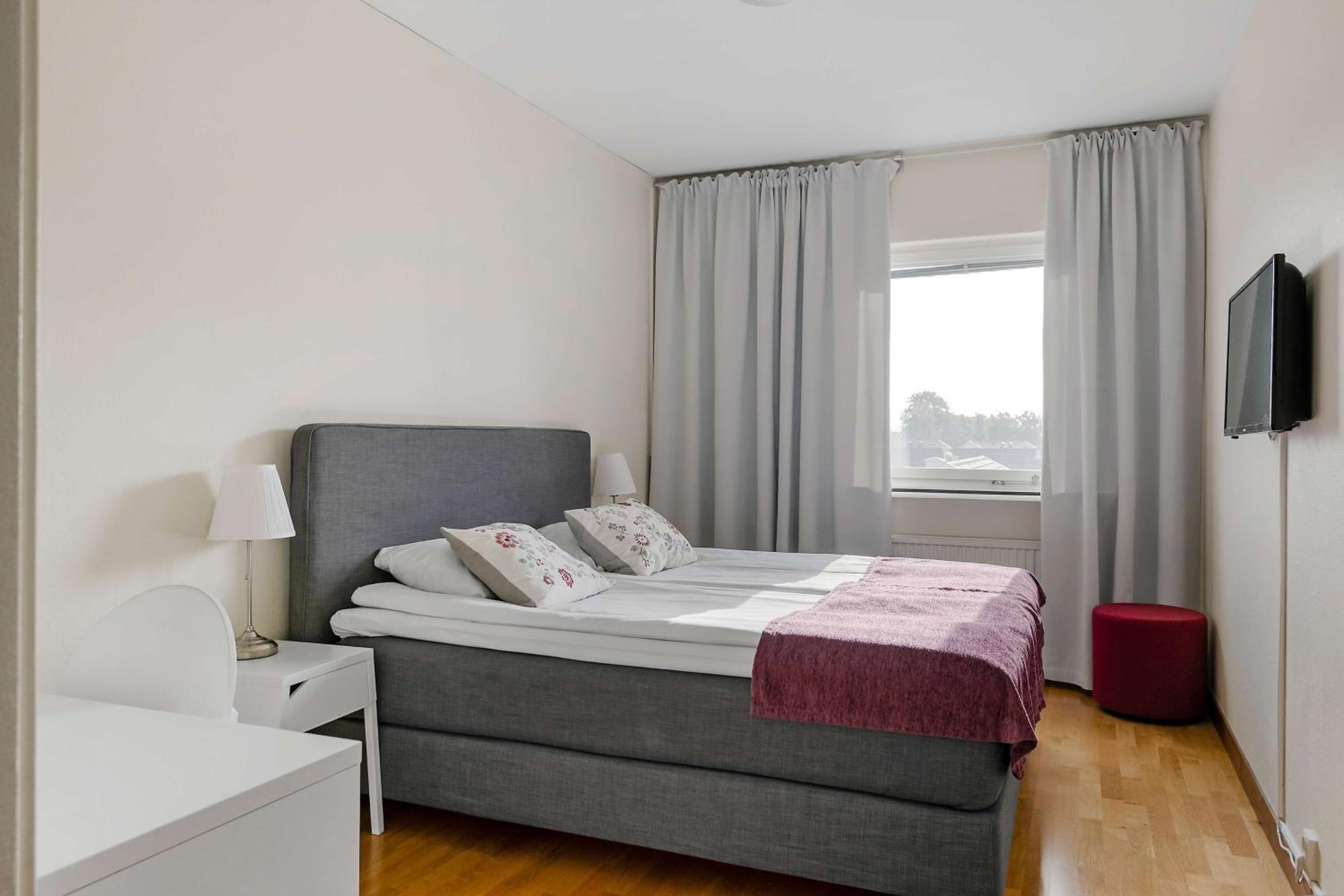 Standard King Room - Photo 3