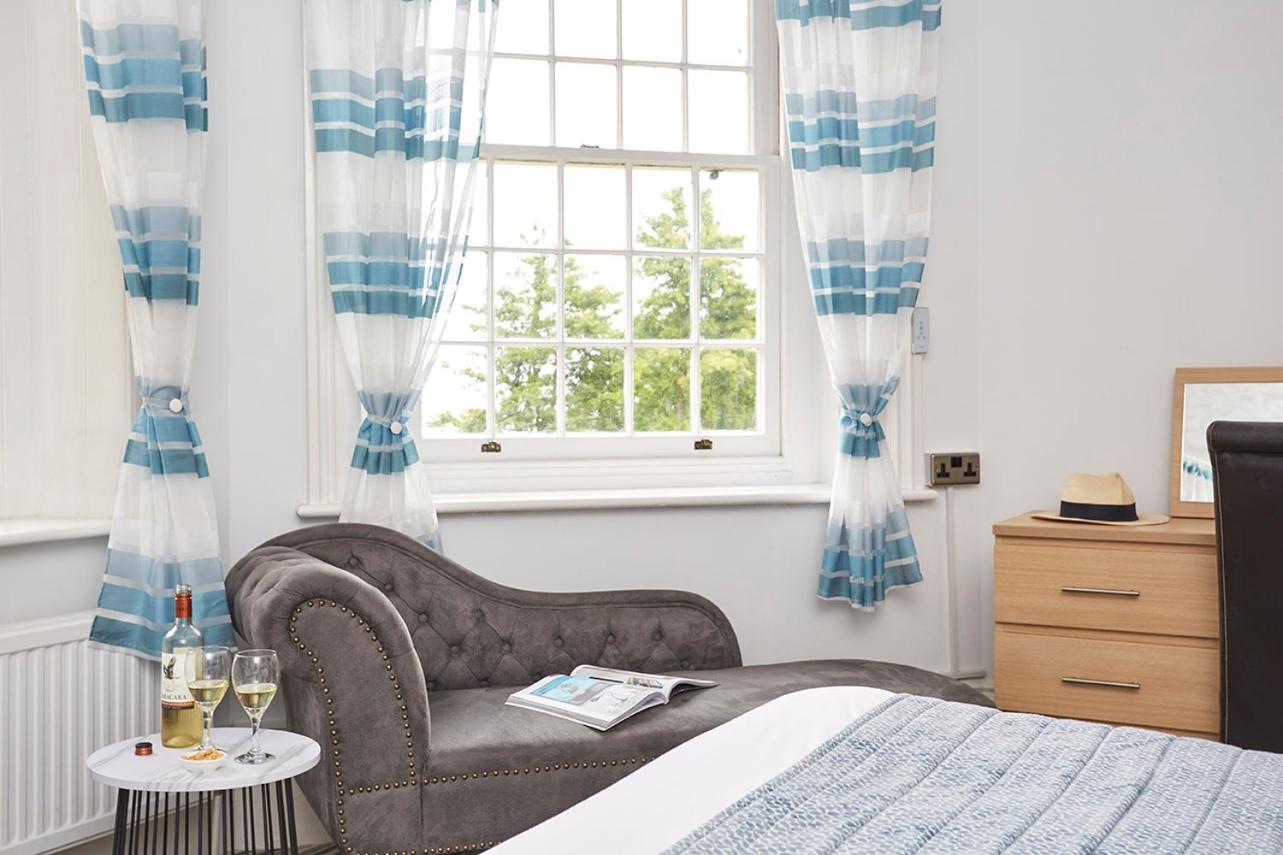 King or Twin Room with Sea View photo 2