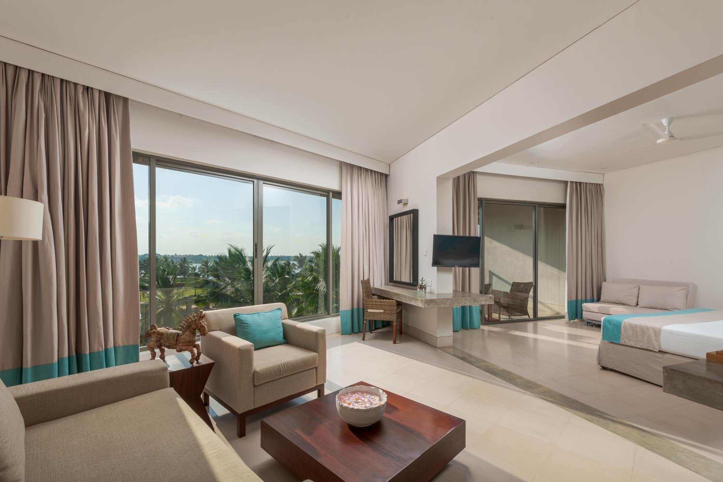 Deluxe Suite - Photo 5
