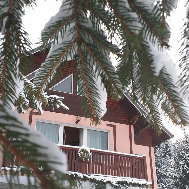 Five-Bedroom House - Photo 23