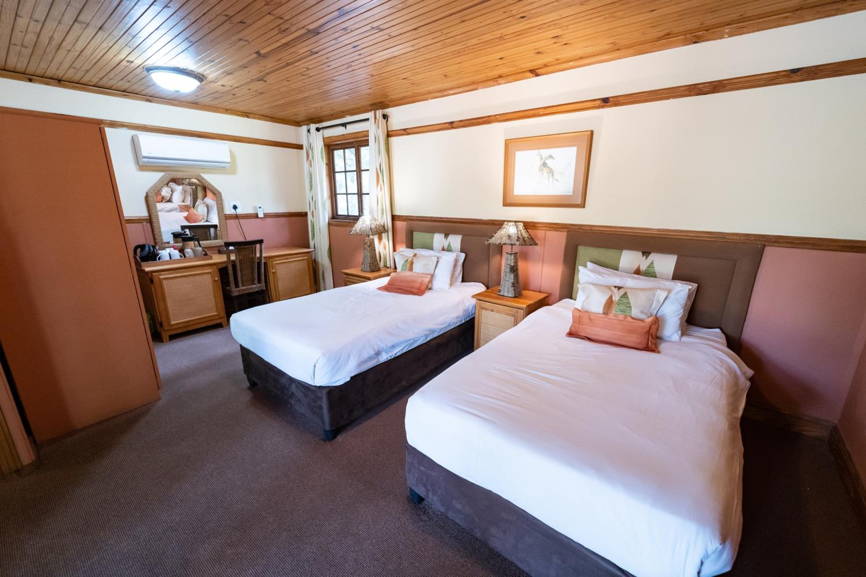 Standard Twin Room photo 2