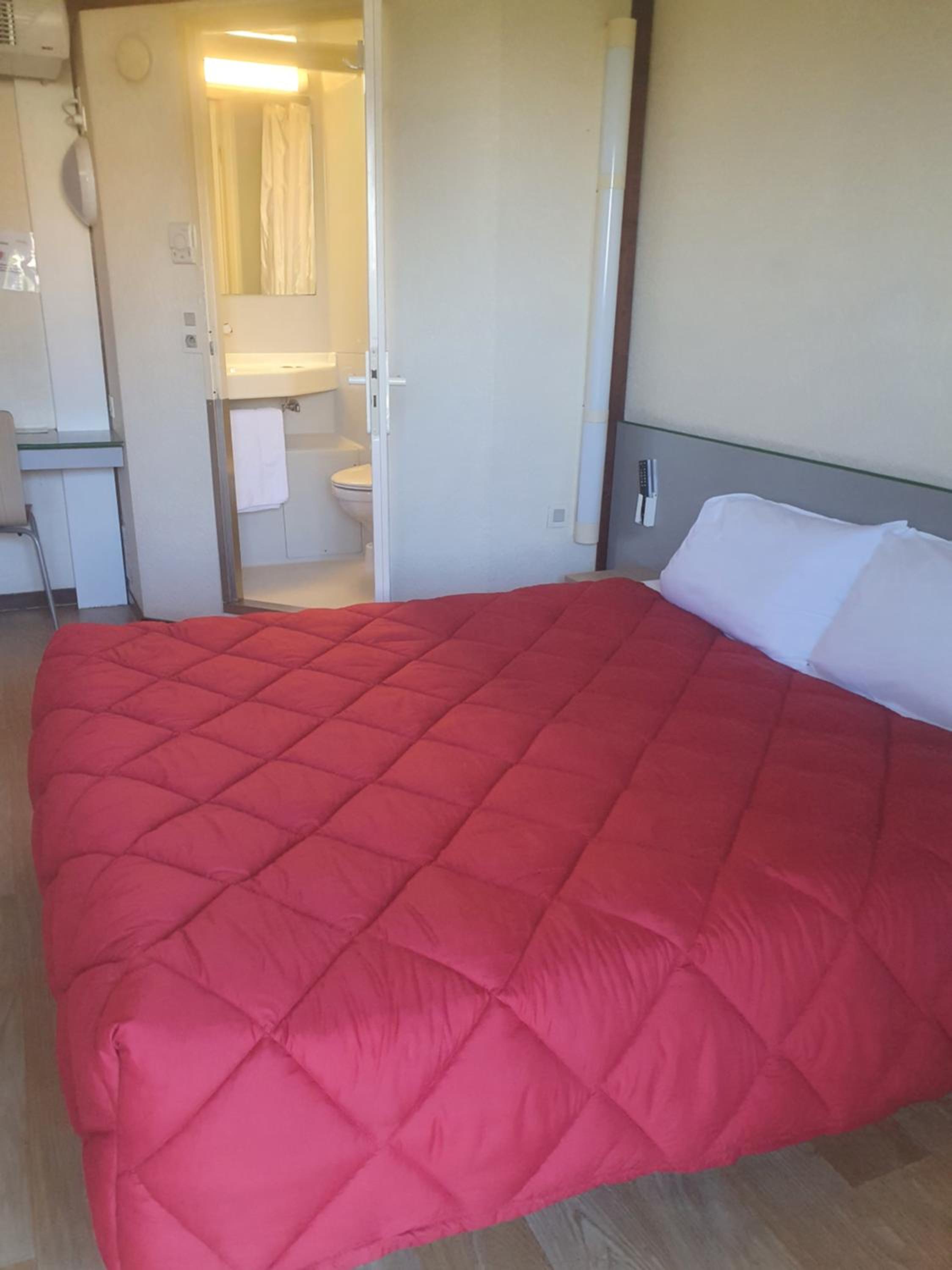 Double Room with 1 Double Bed - Photo 2