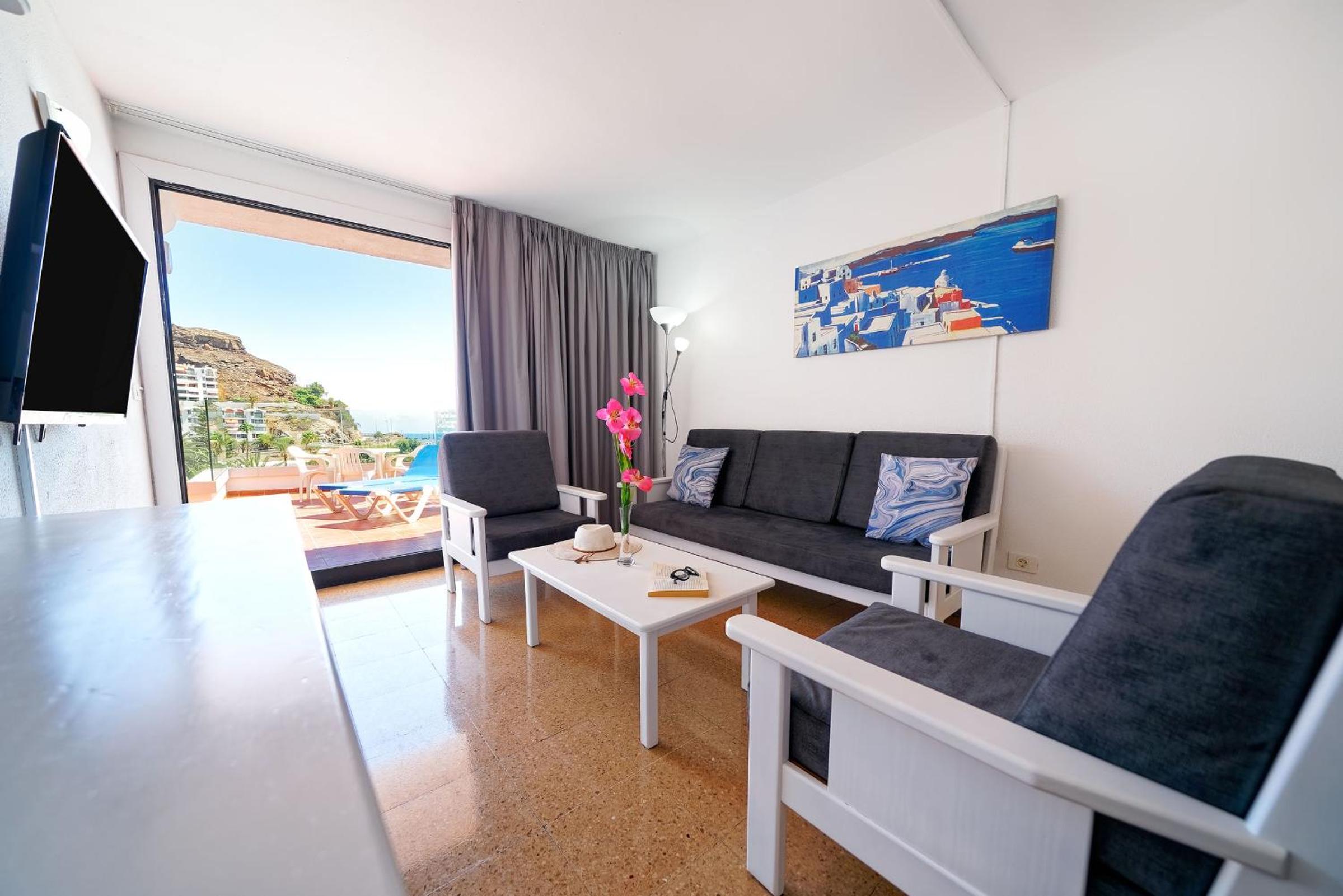 Apartamento de Dos Habitaciones con Terraza