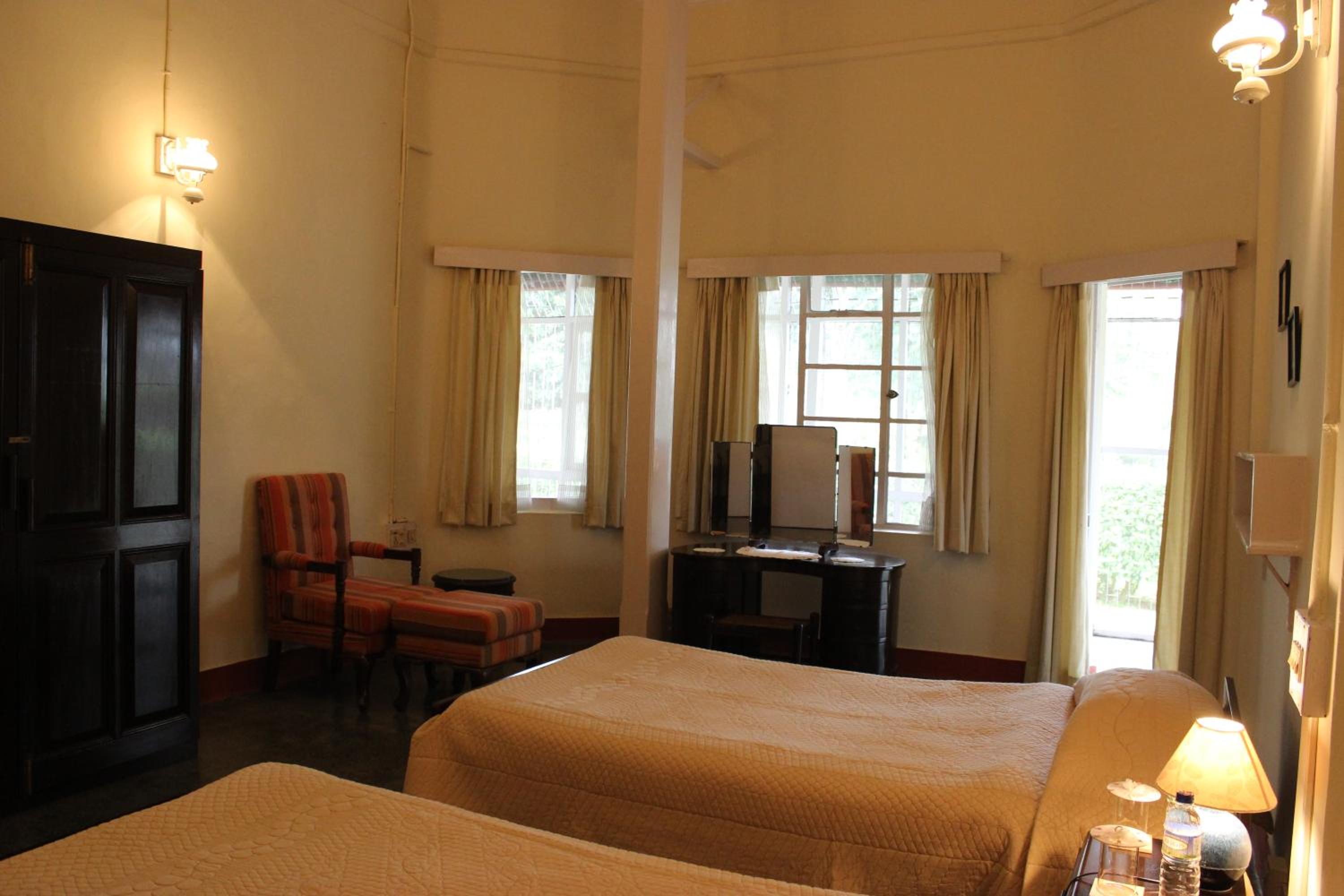 Standard Twin Room - Photo 1