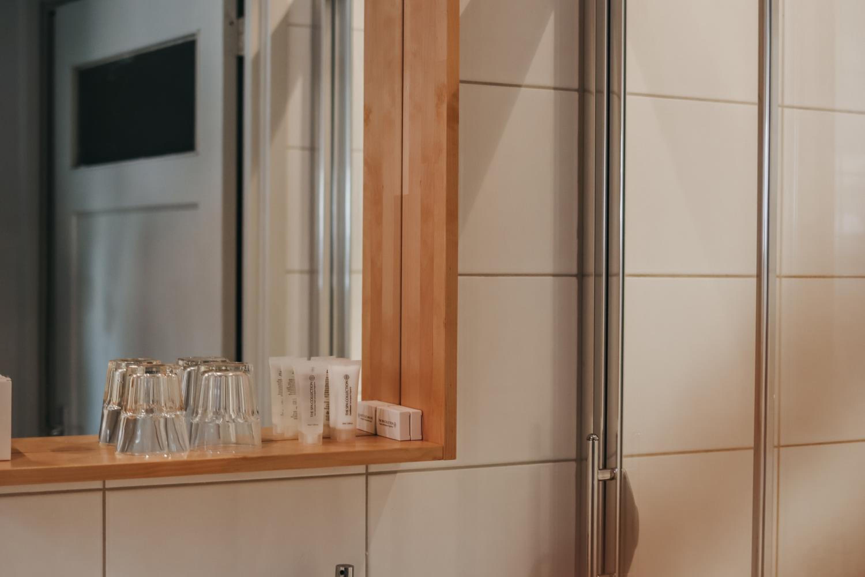 Comfort Triple Room with Shower - Photo 7
