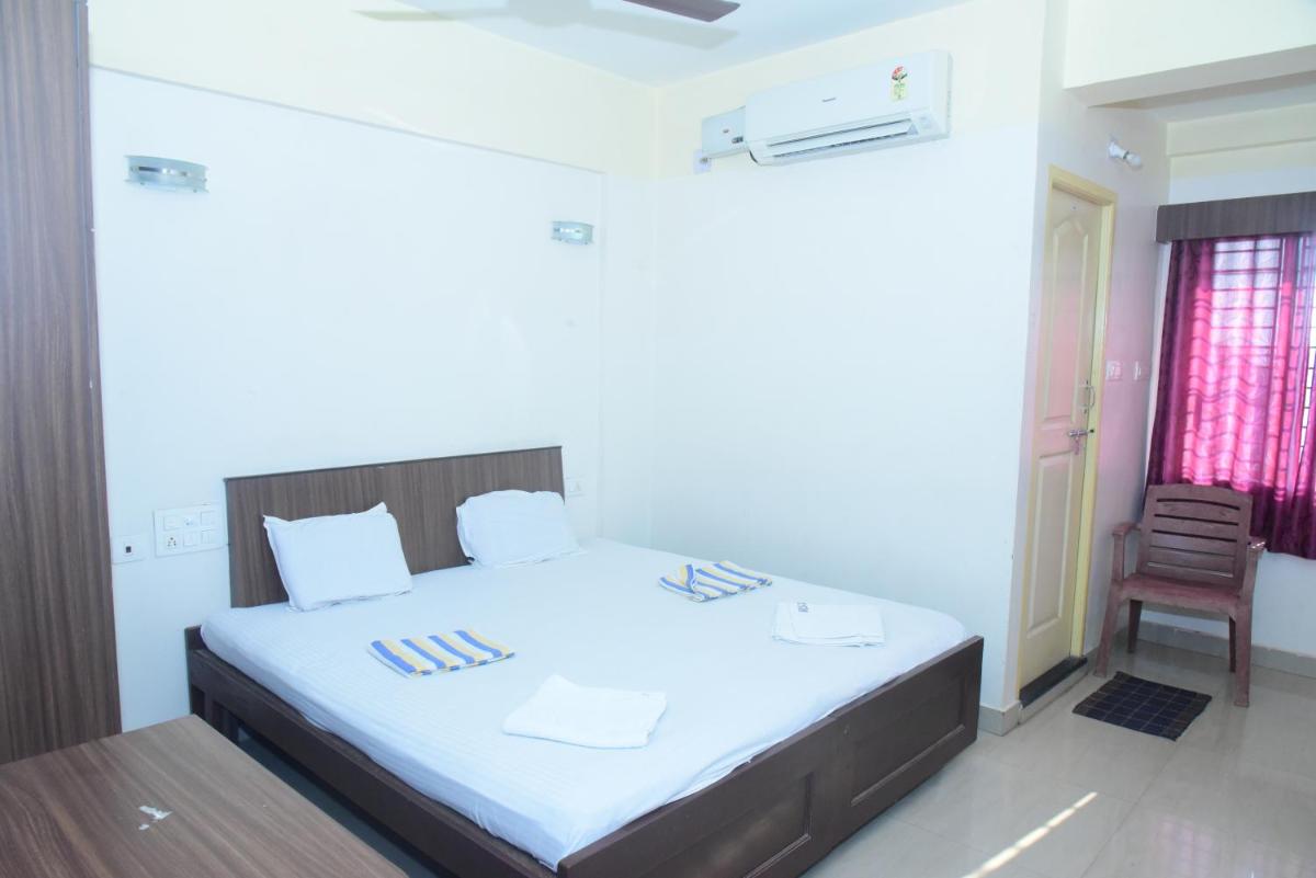 Deluxe Double Room (2 Adults + 1 Child) photo 1