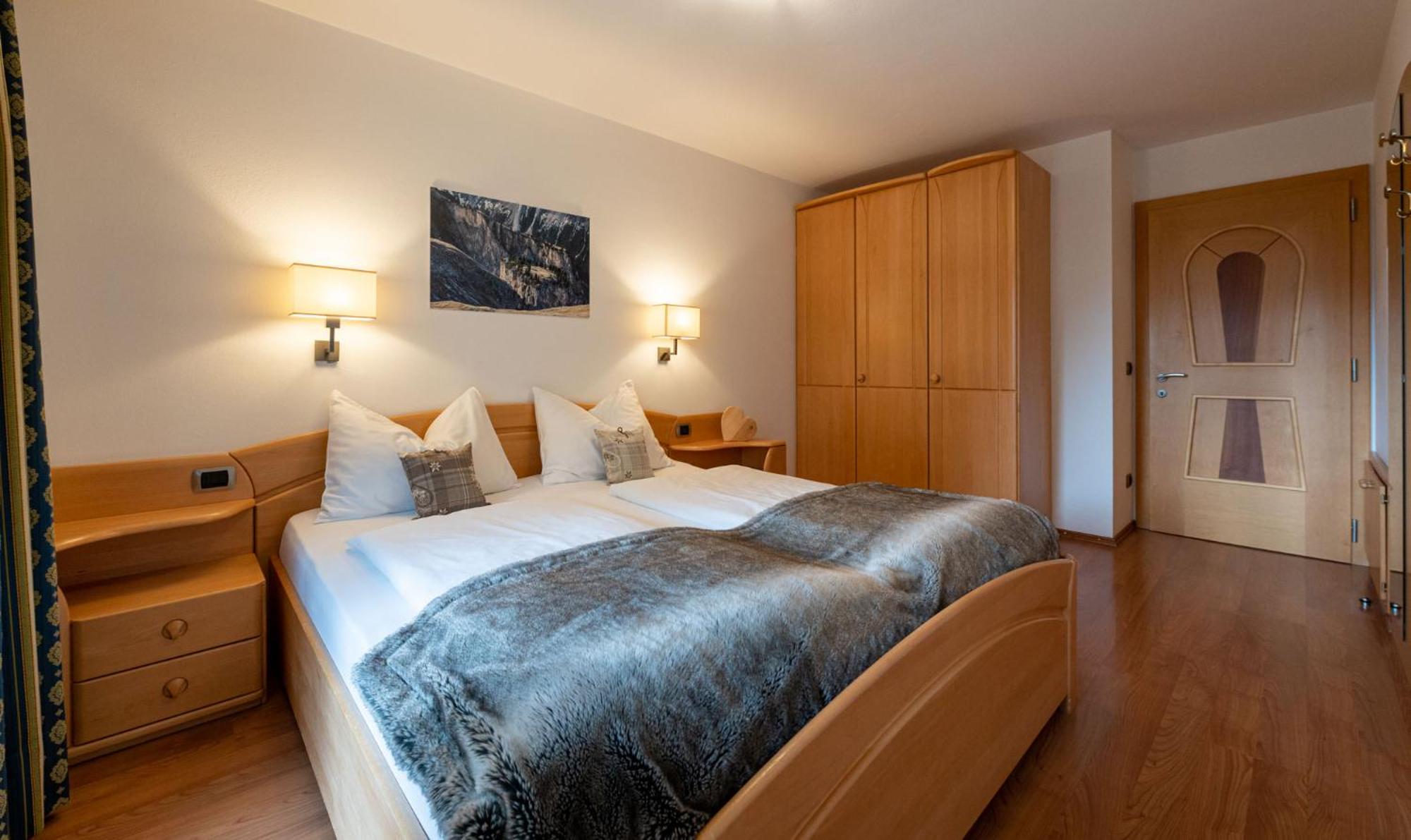 One-Bedroom Apartment (2 Adults + 2 Children)