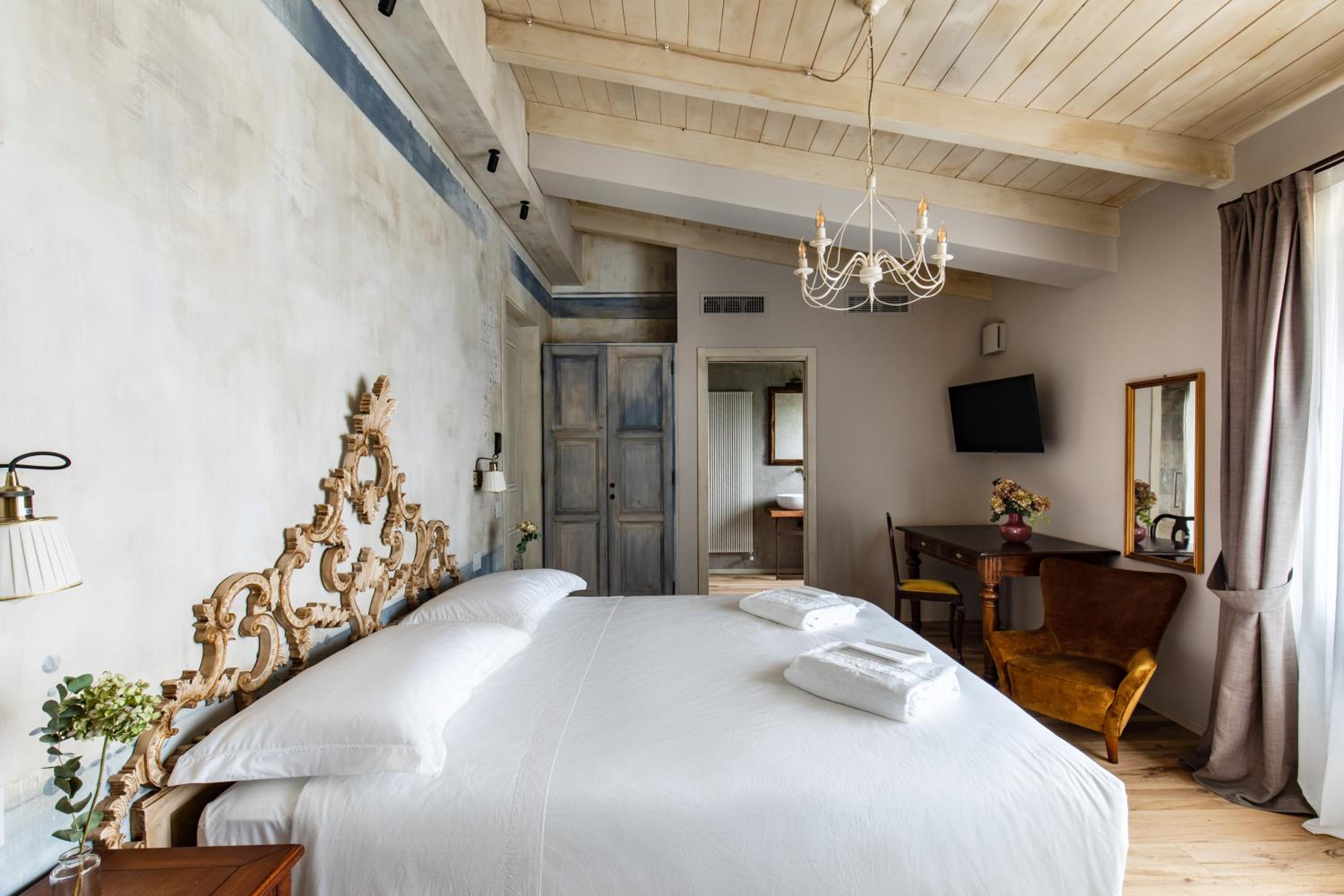 King Room with Garden View - Photo 2