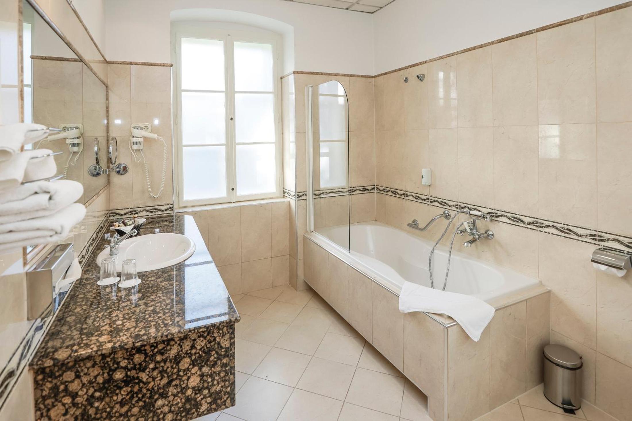 Standard Double Room - Main Building - Photo 9