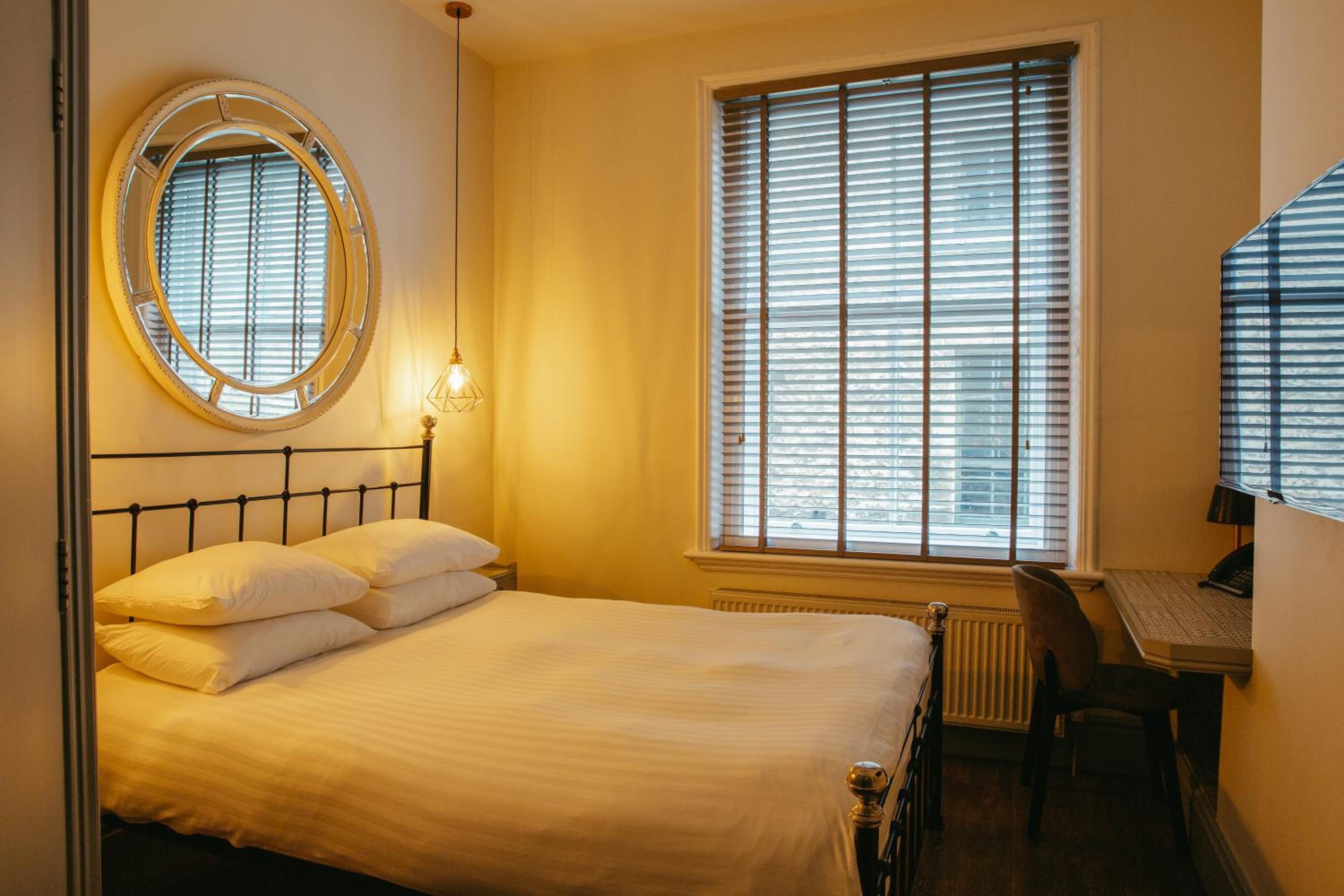 Cozy Double Room - Photo 5