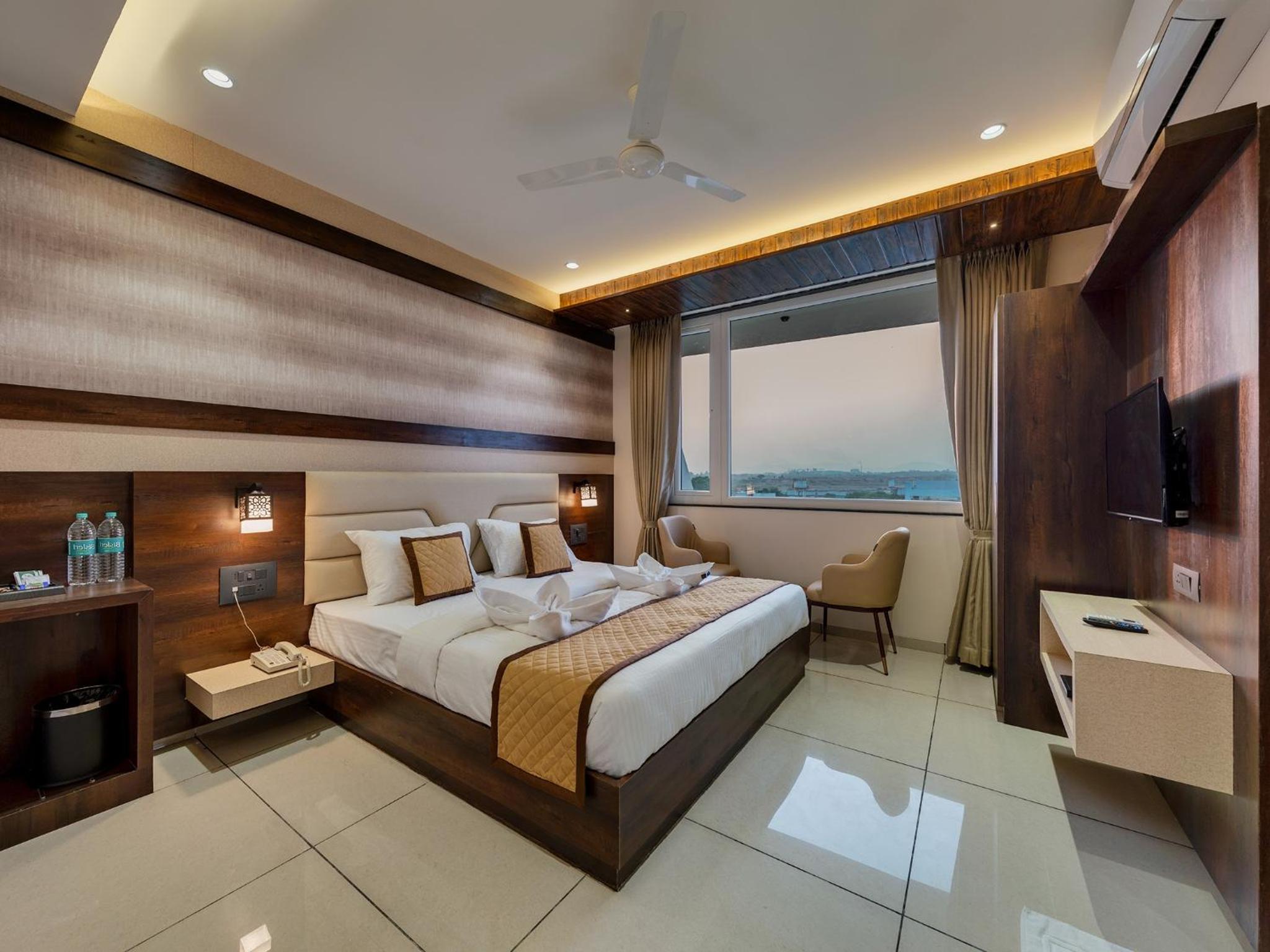 Deluxe Room - Photo 1