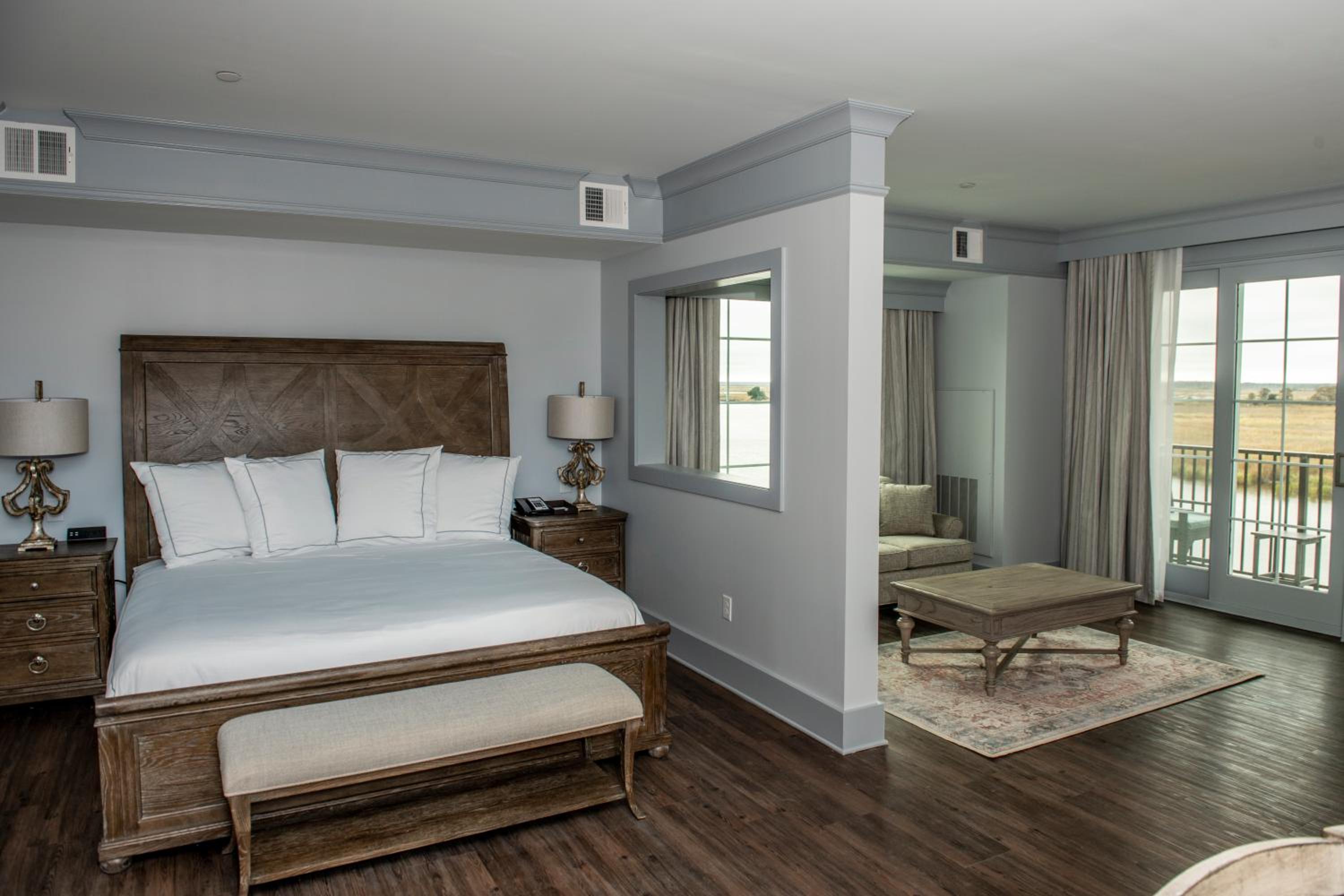 Suite with River View - Photo 1