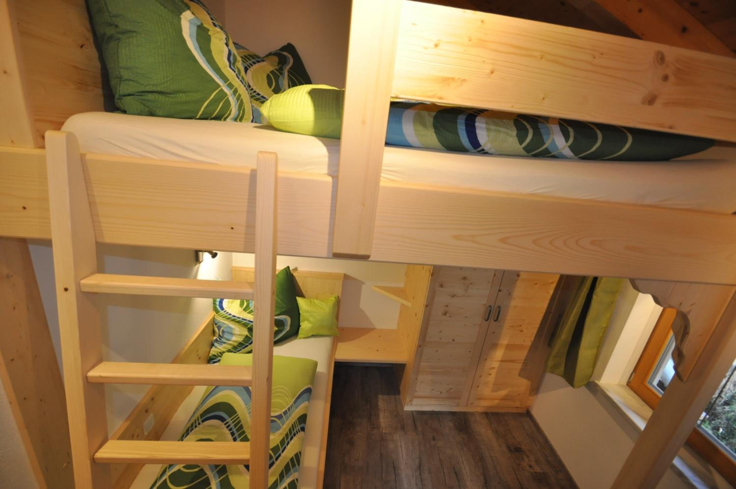 Three-Bedroom Apartment with Balcony photo 2