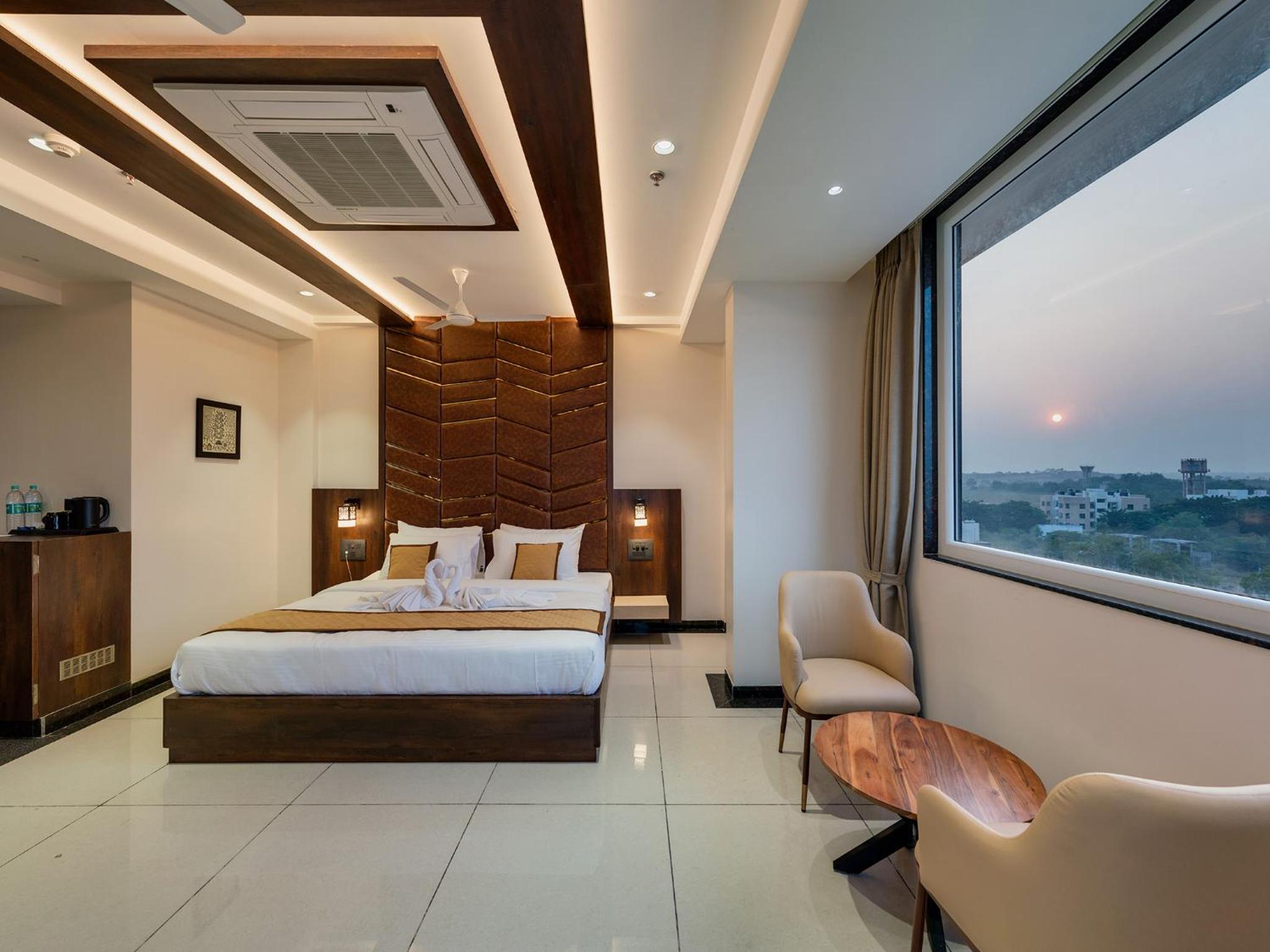 Suite - Photo 4