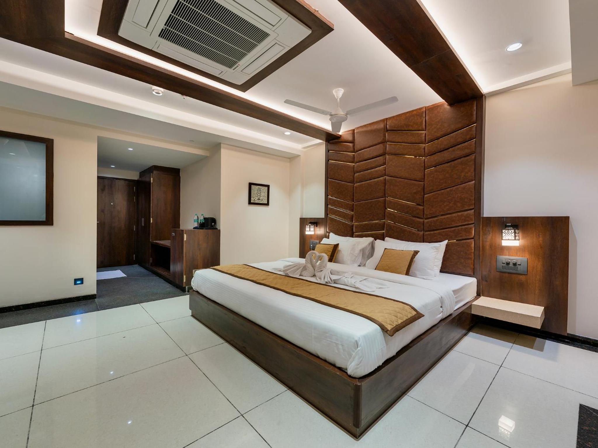 Suite - Photo 2