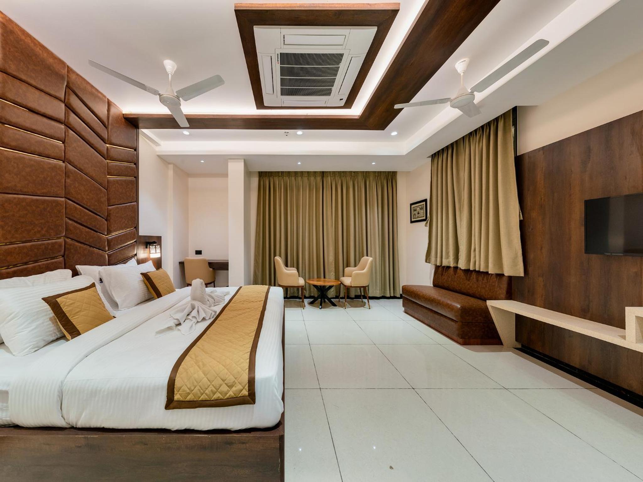 Suite - Photo 10
