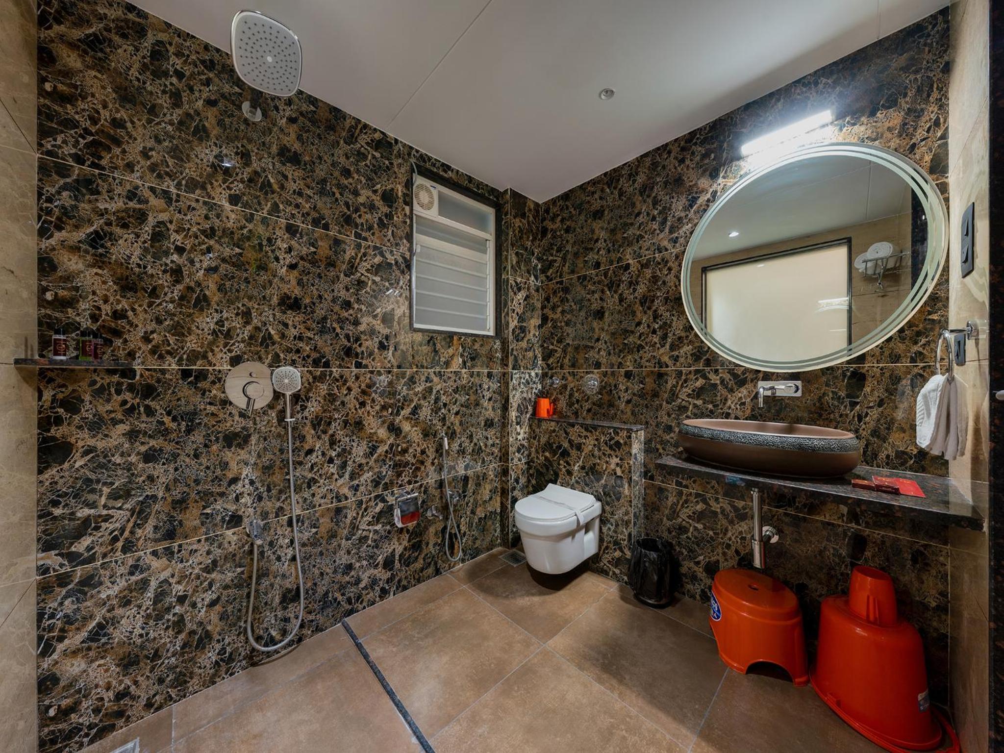 Suite - Photo 6