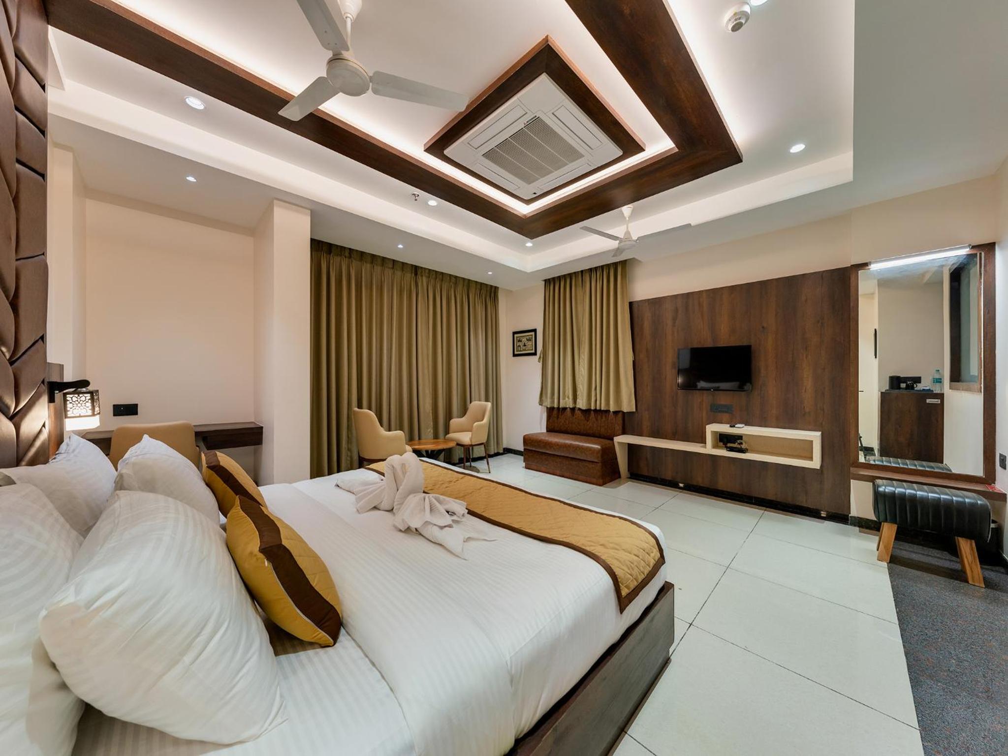 Suite - Photo 7