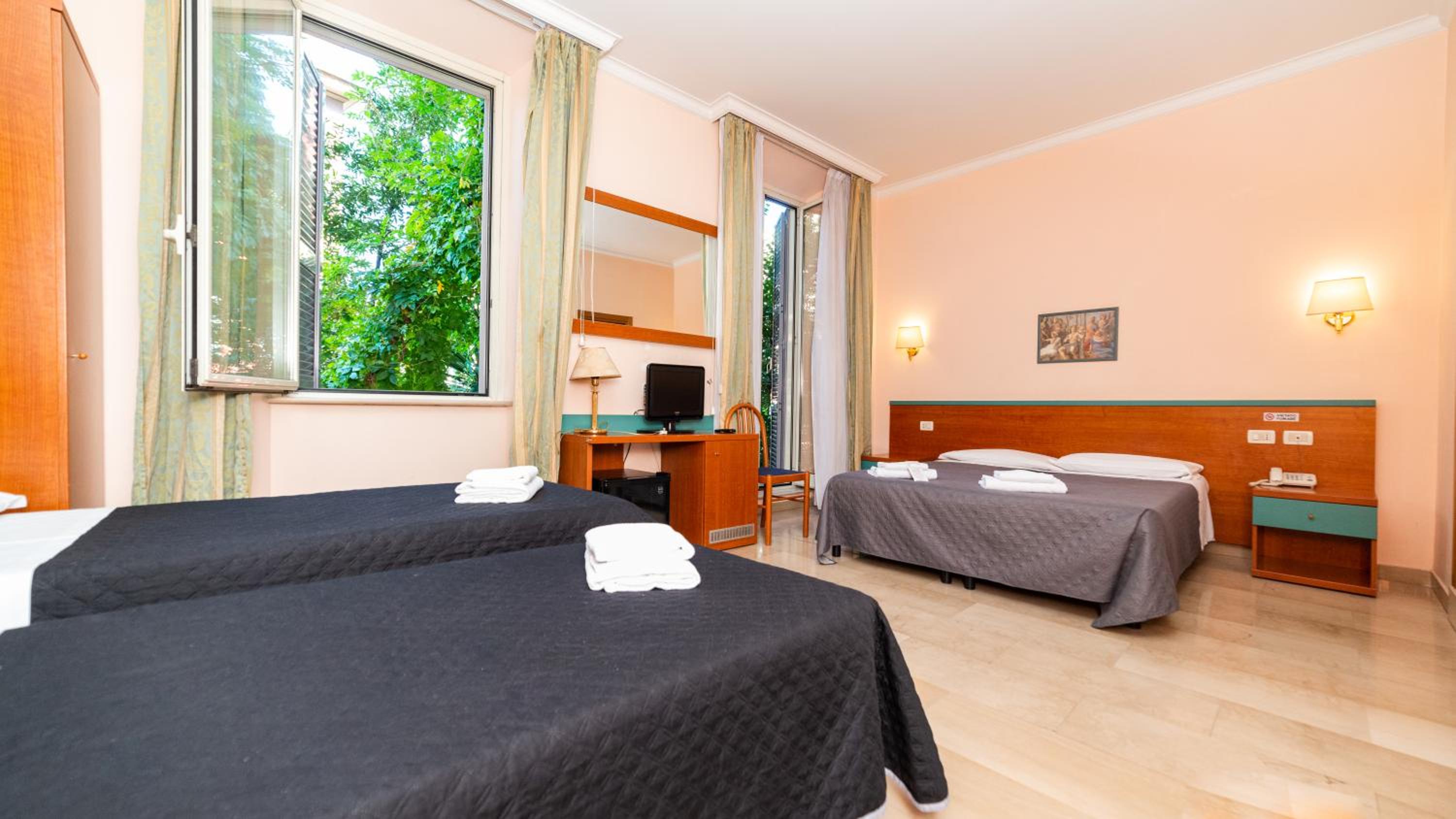 Triple Room photo 2