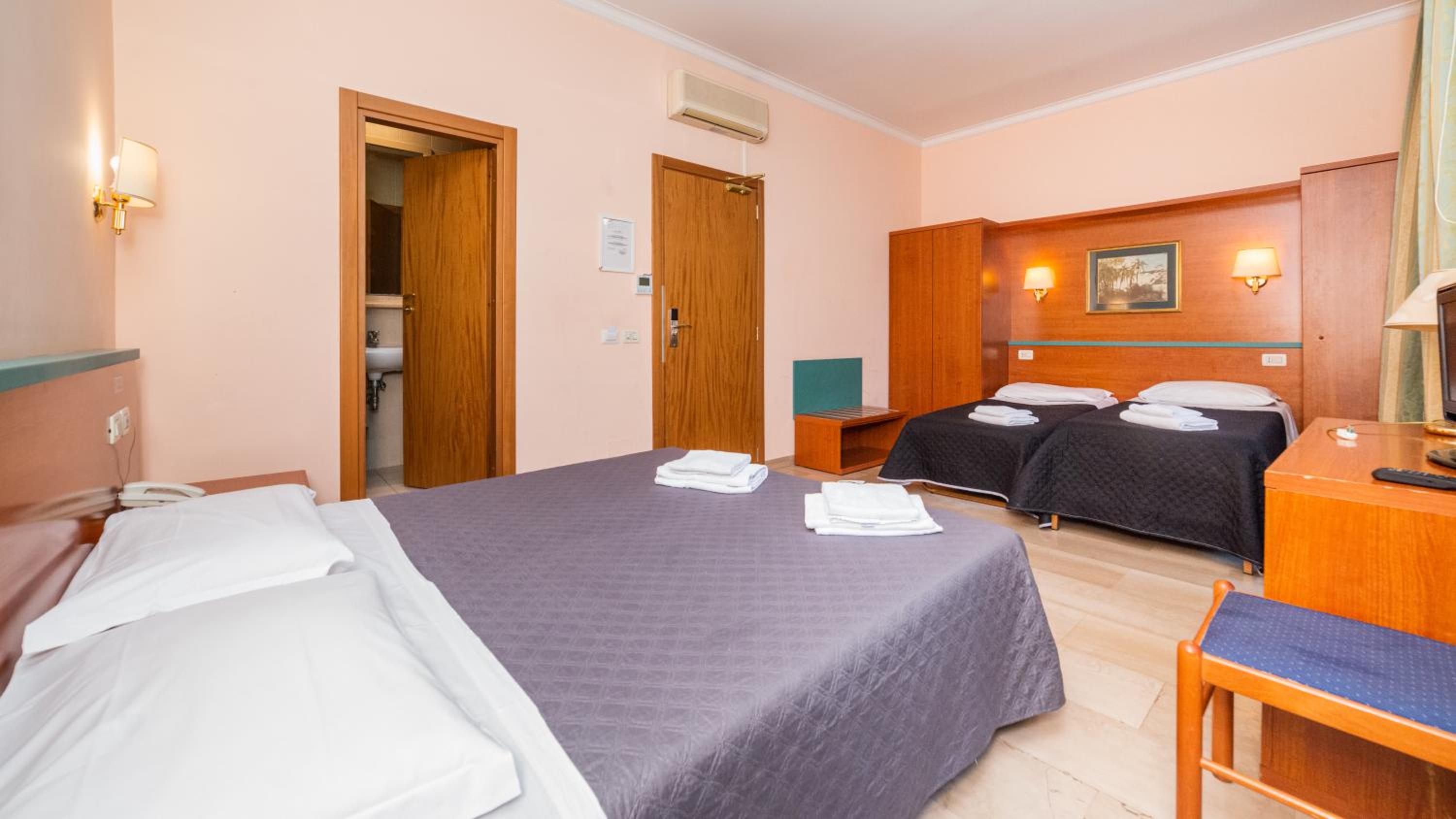Triple Room photo 2