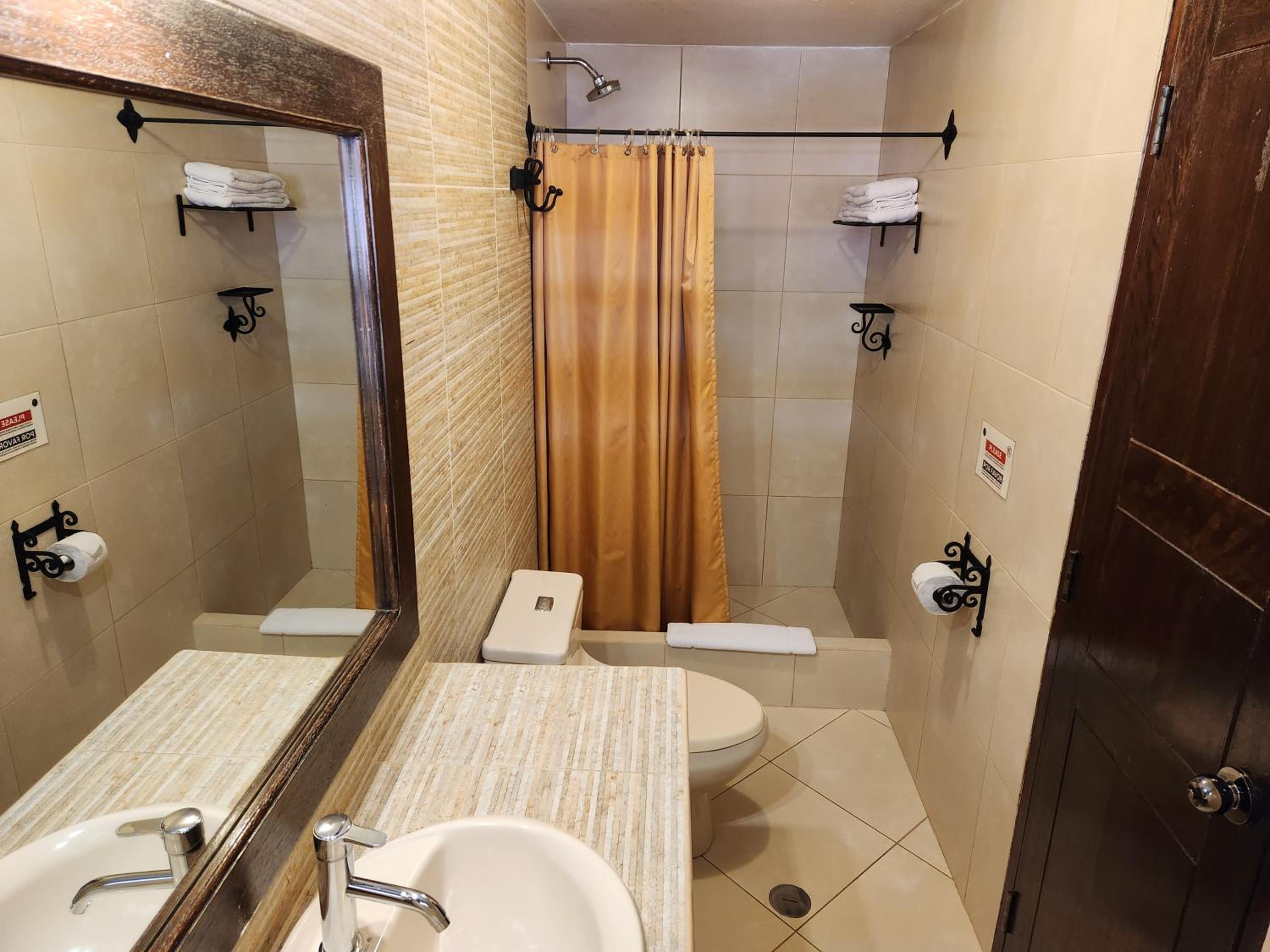 Standard Double or Twin Room photo 3