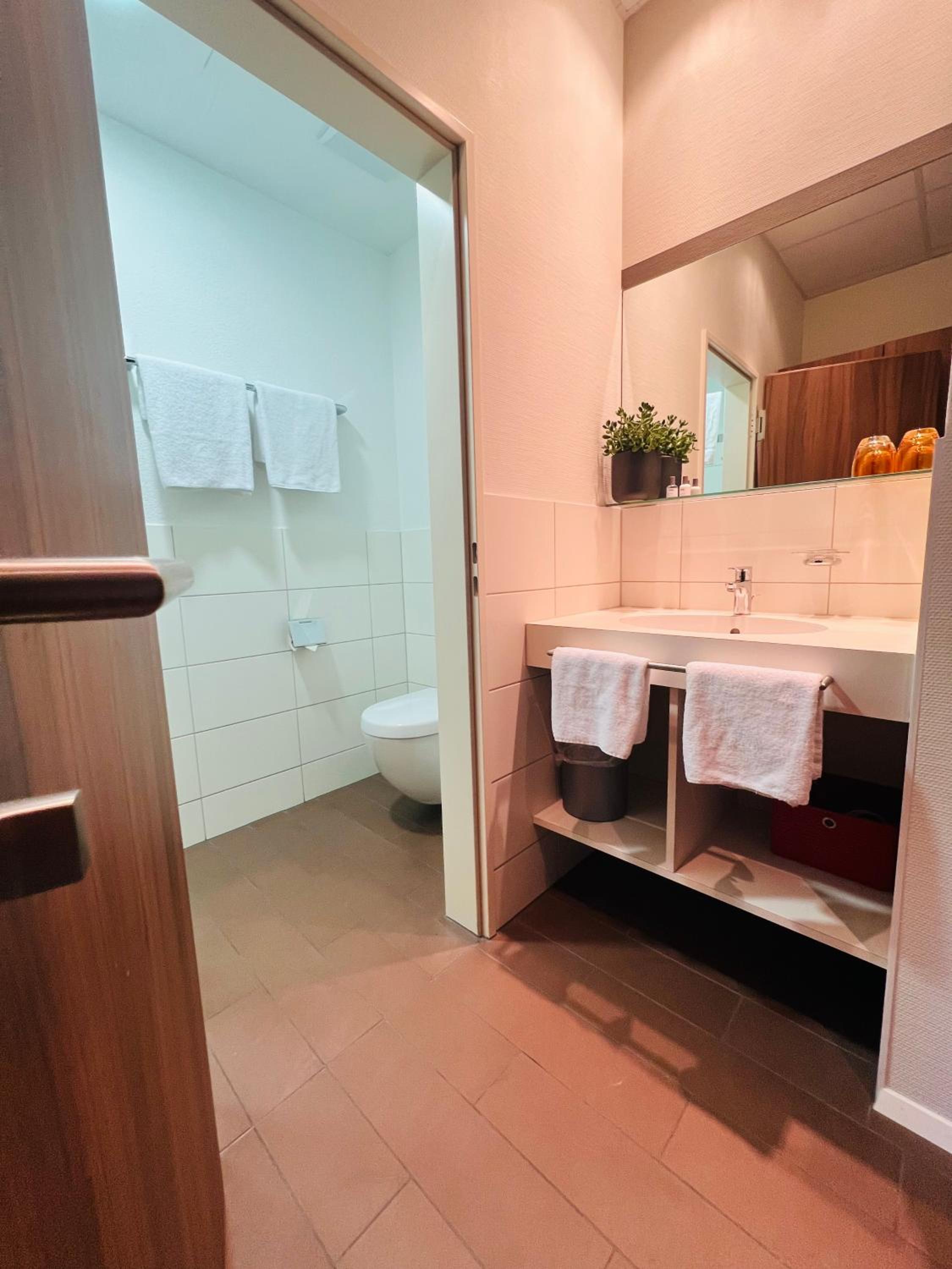 Single Room photo 2
