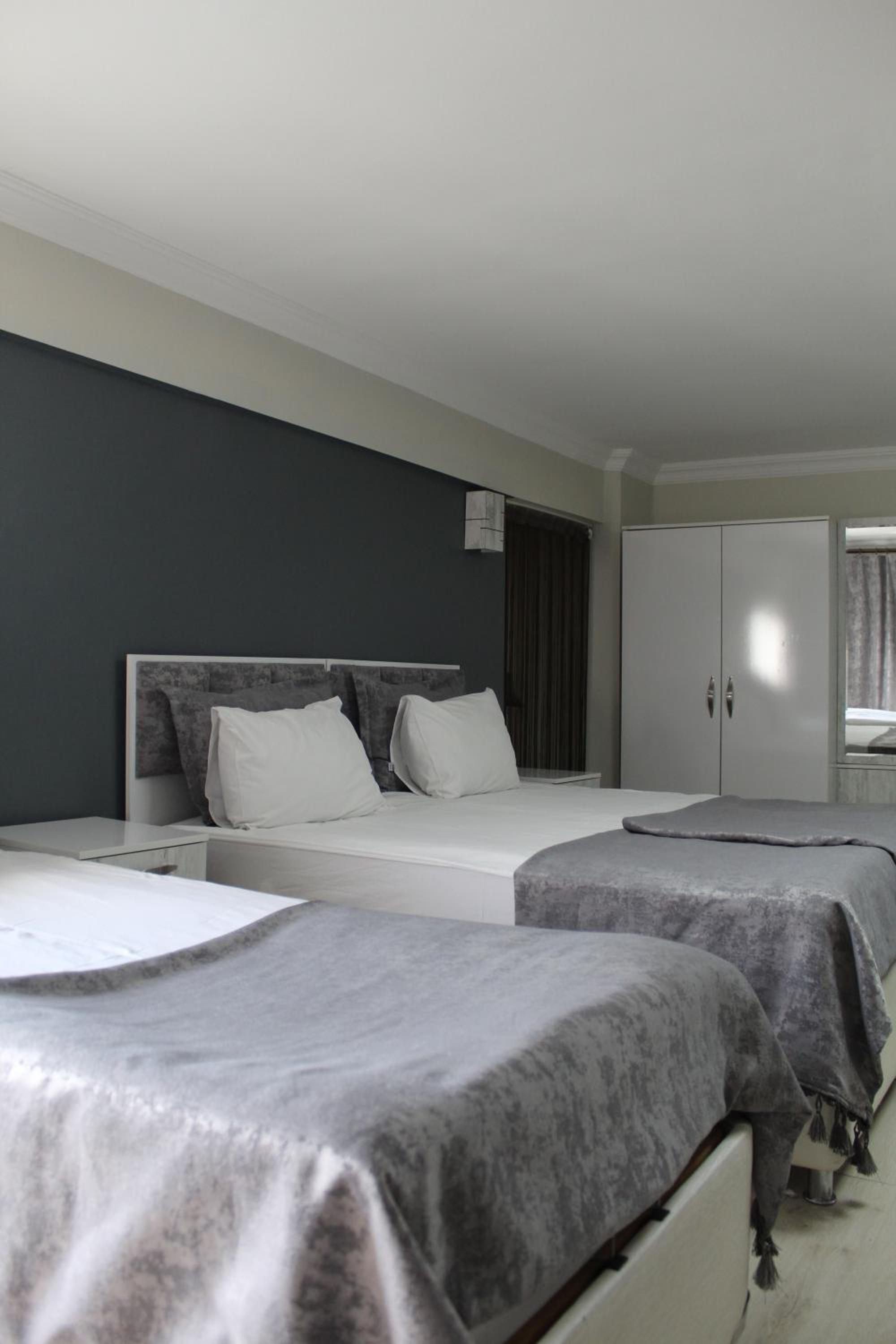 Superior Quadruple Room photo 2