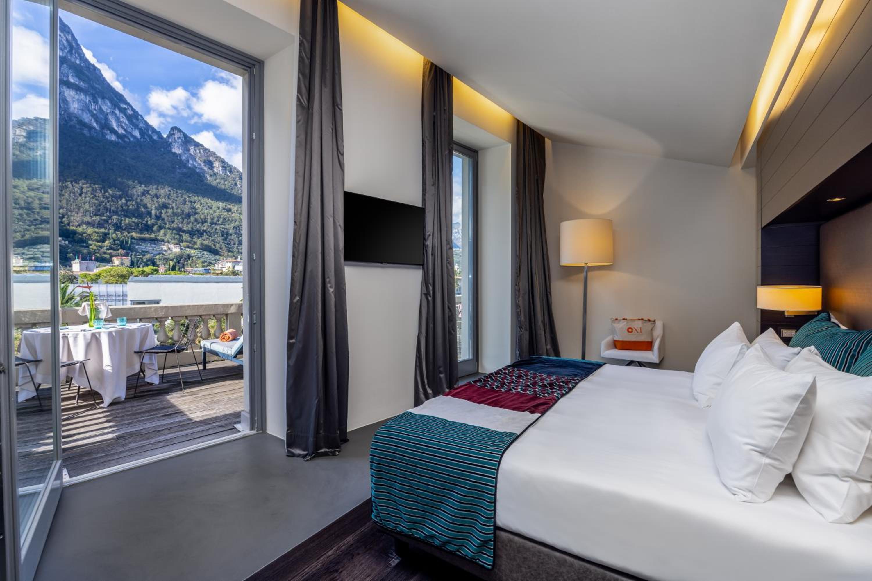 Double or Twin Room with Terrace photo 3