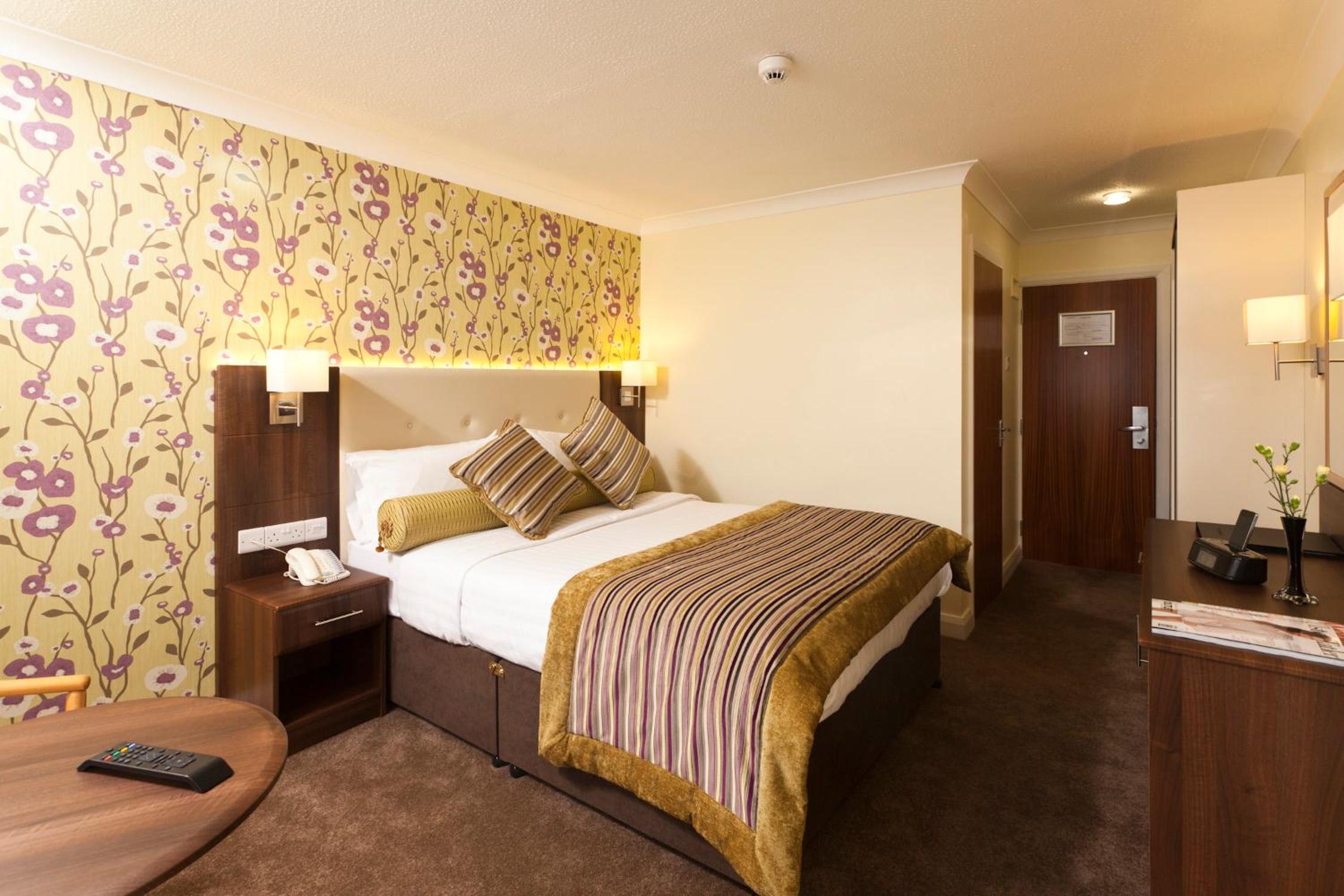 Double Room with Walk-In Shower - Non-Smoking