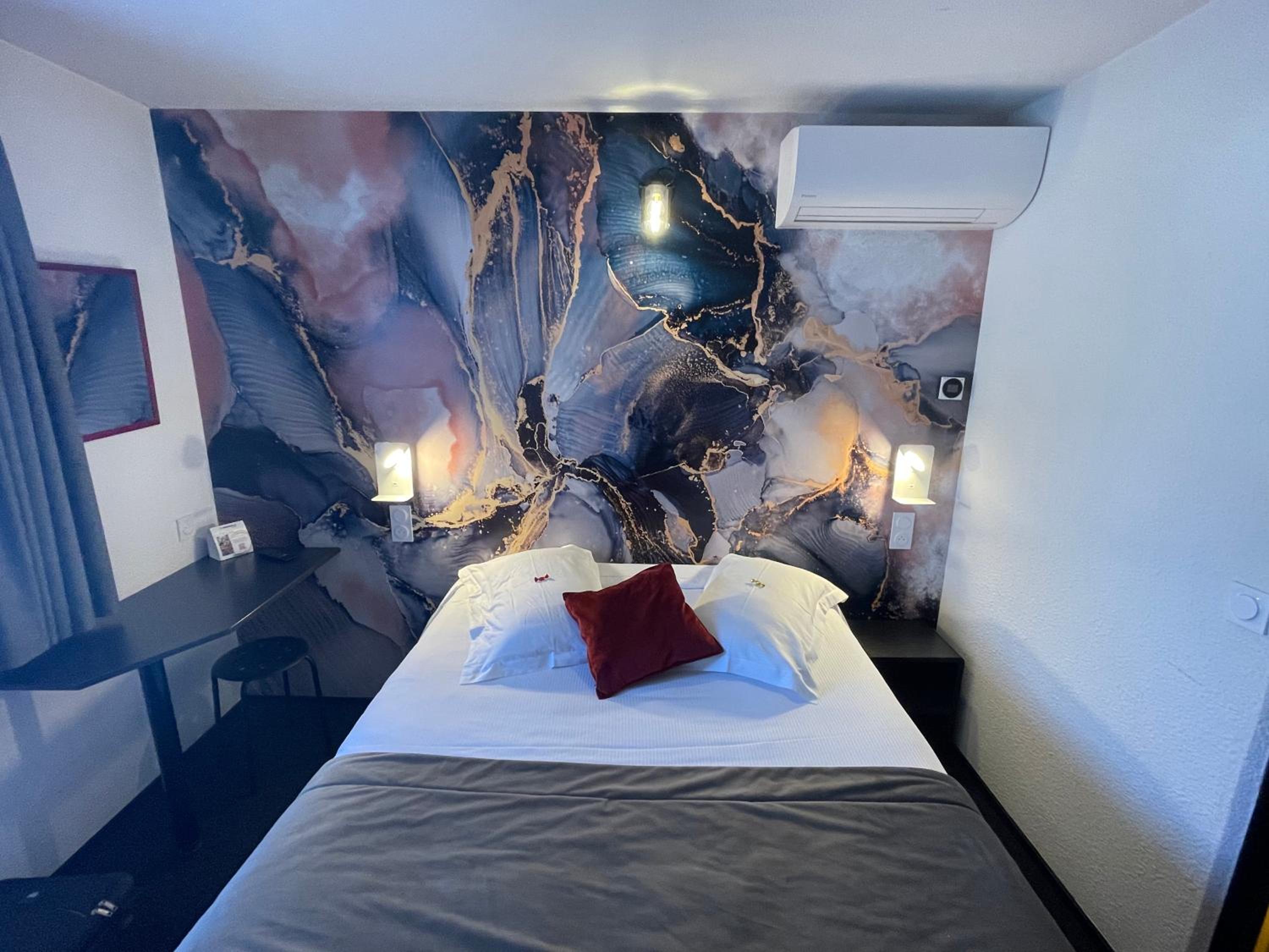 Double Room - Photo 17