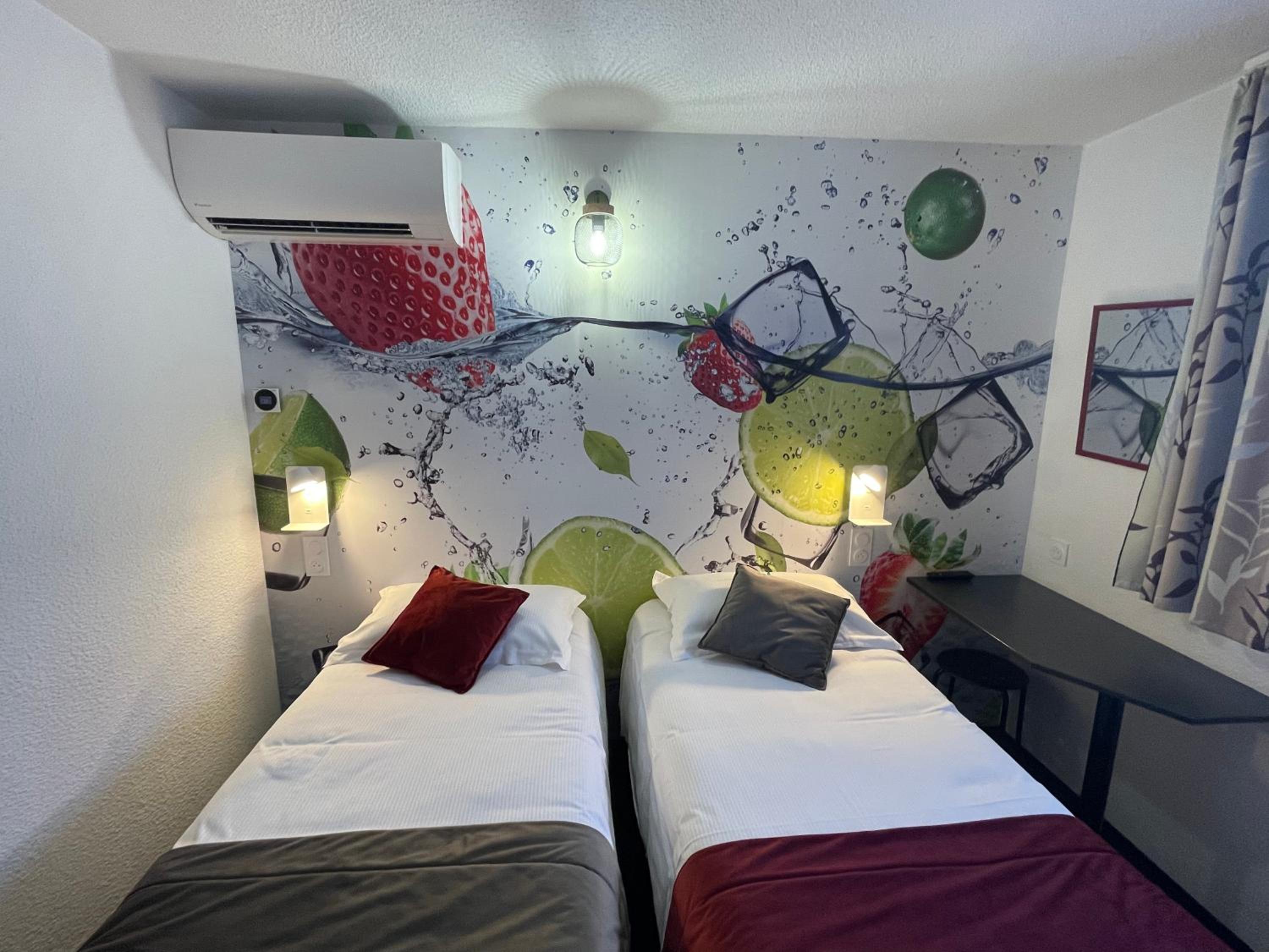 Twin Room - Photo 1