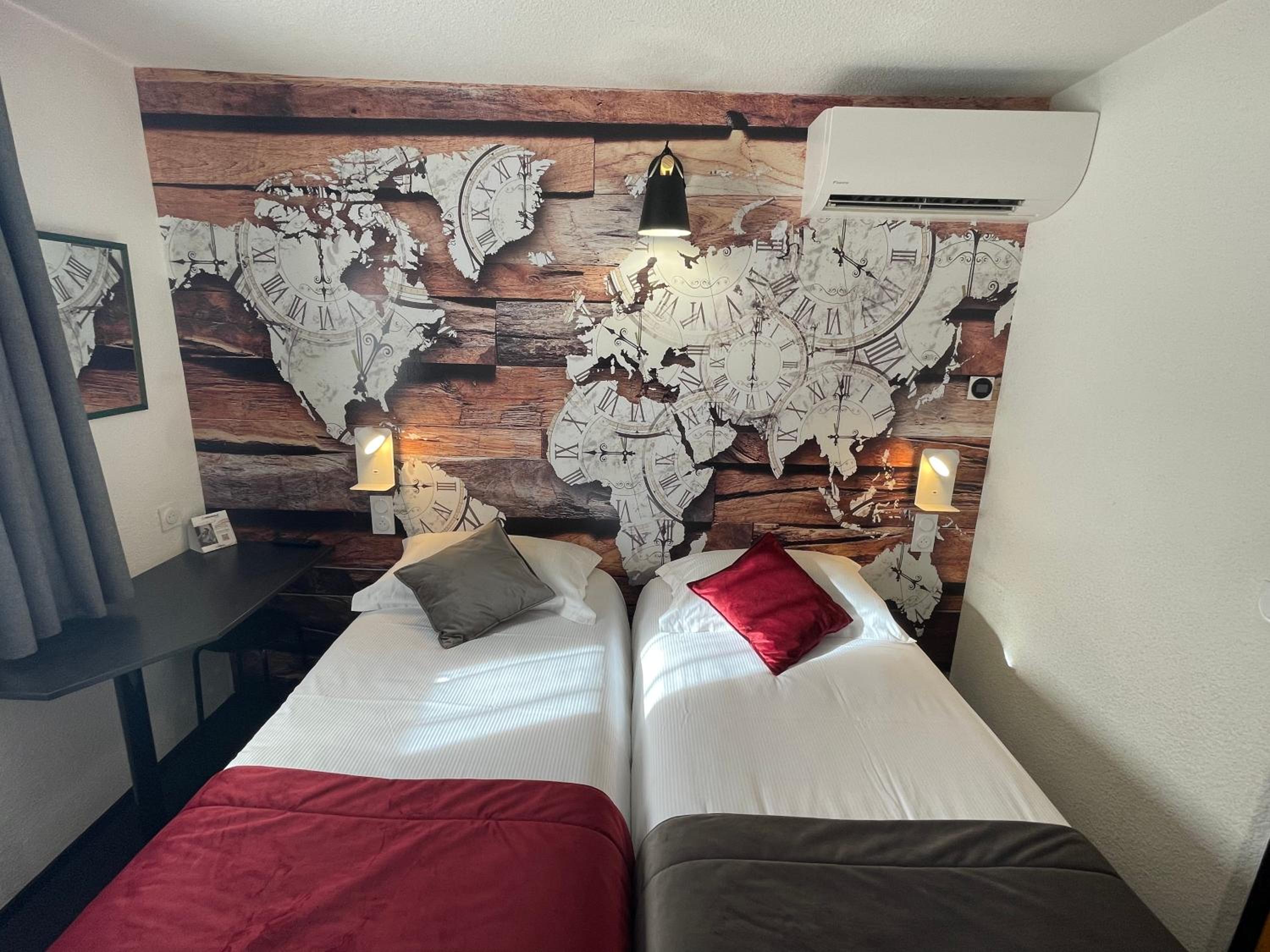 Twin Room - Photo 18