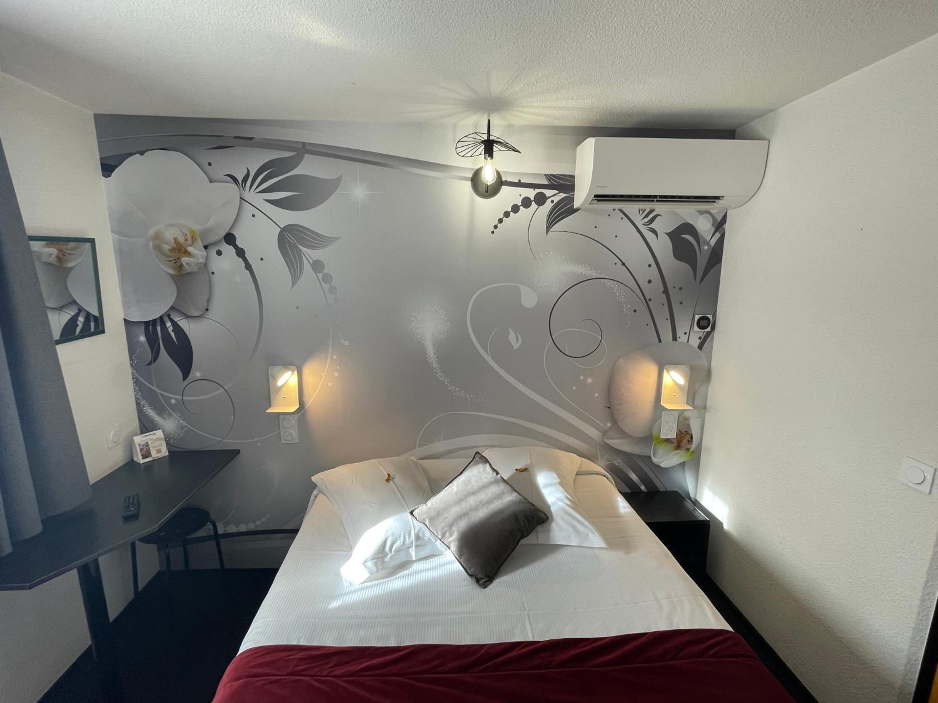 Double Room - Photo 14