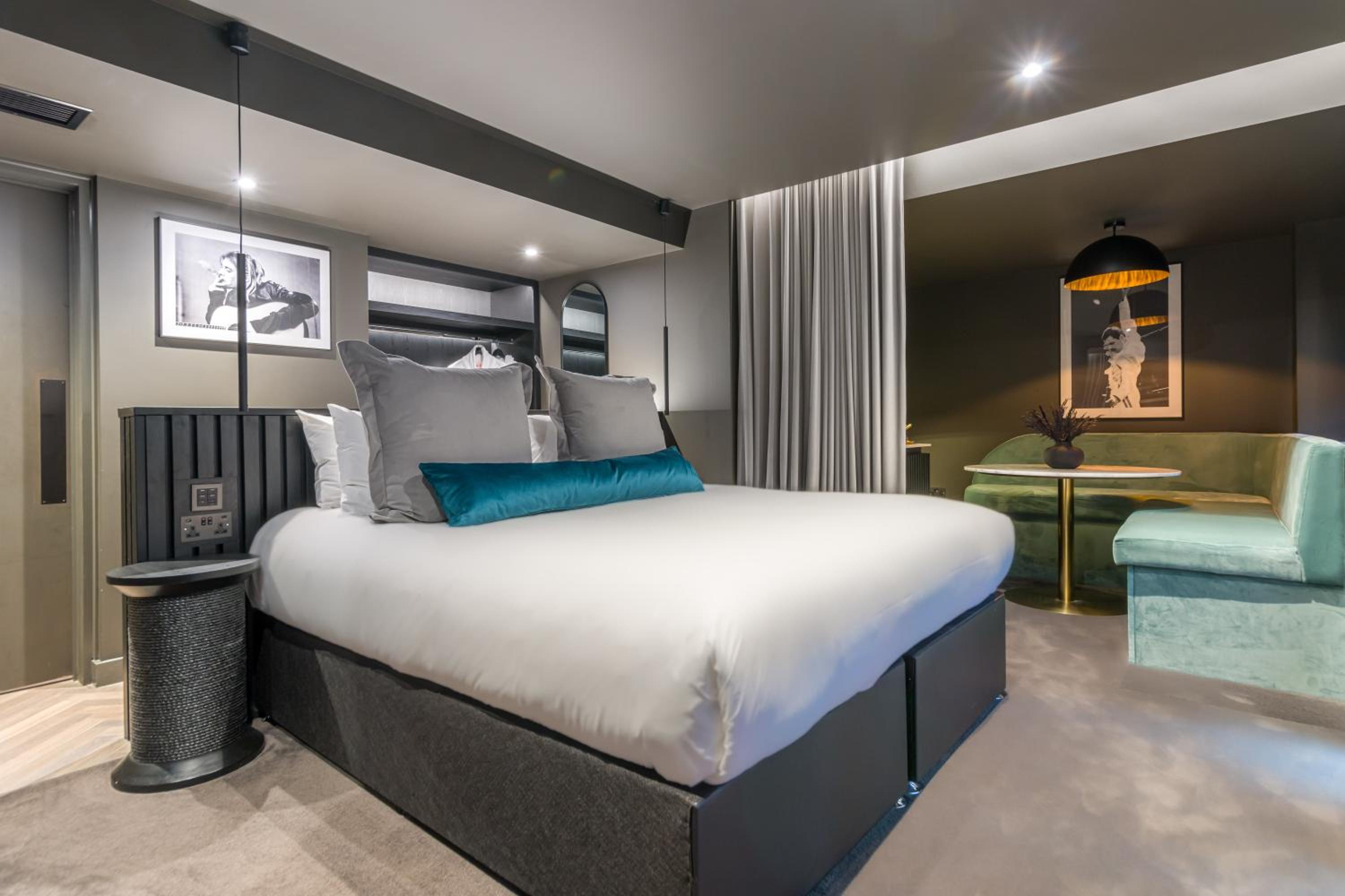 Premium King Room