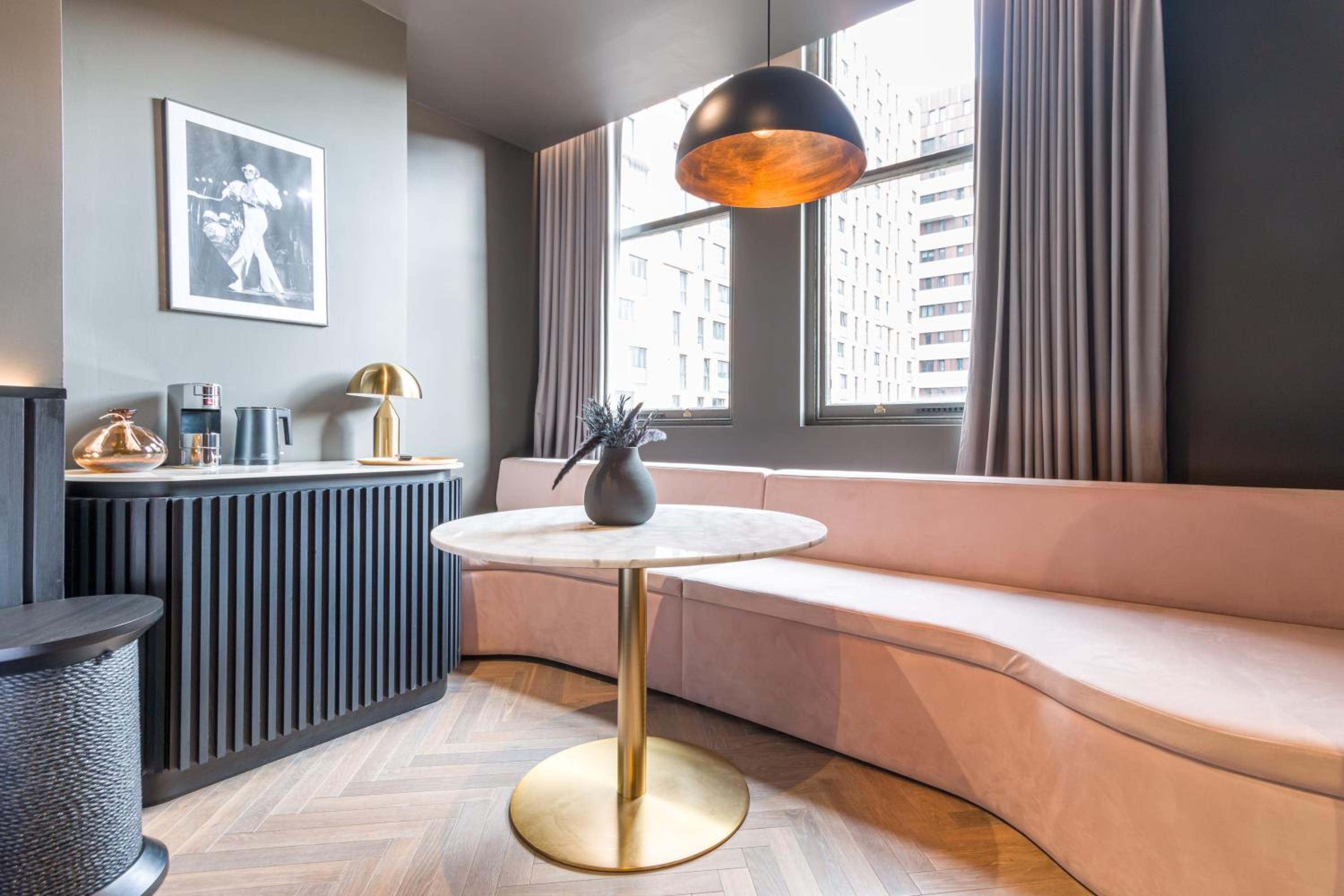 Suite - Photo 2