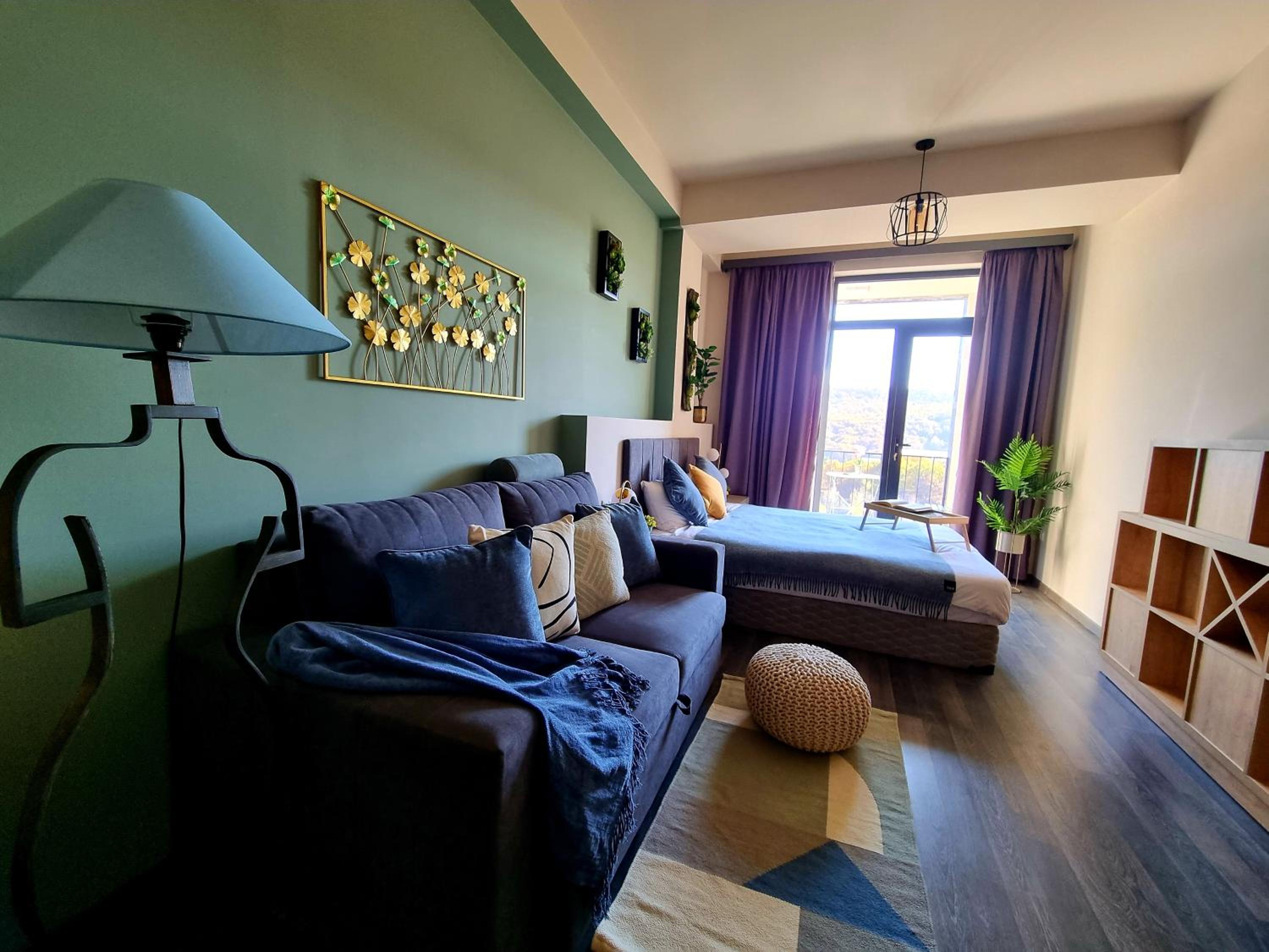 Studio Apartment with Balcony photo 2
