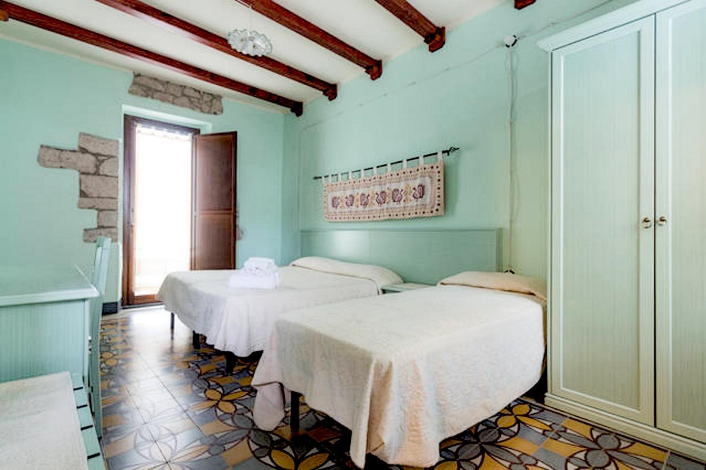 Triple Room - Photo 2