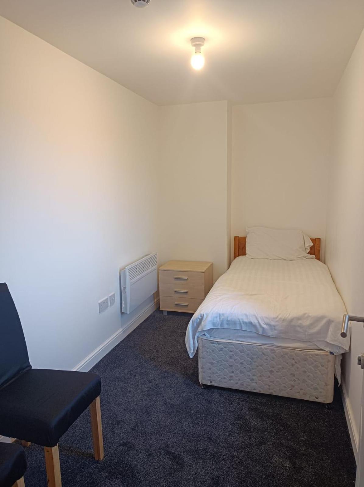 Standard Single Room with Shared Bathroom