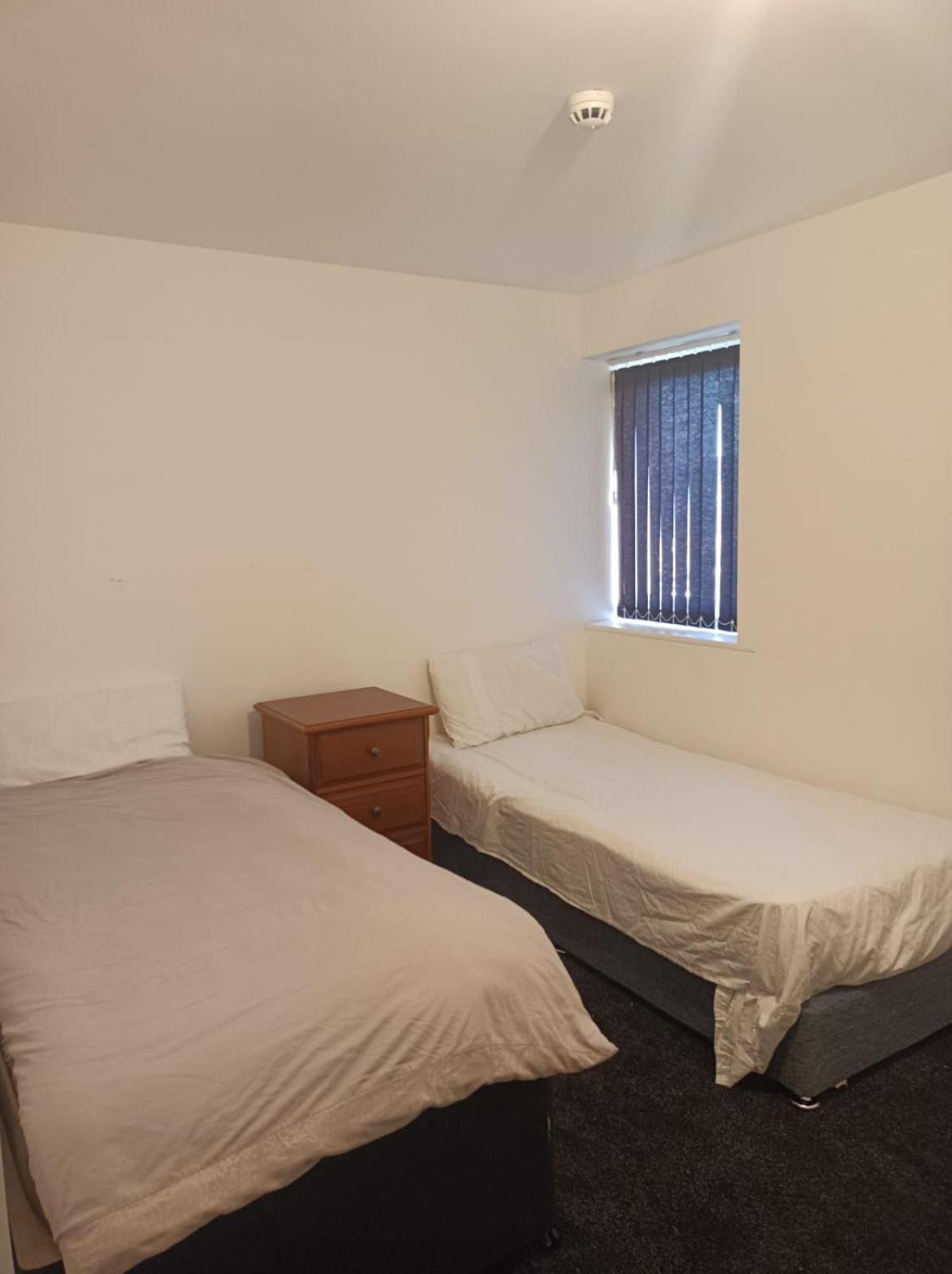 Standard Twin Room with Shared Bathroom