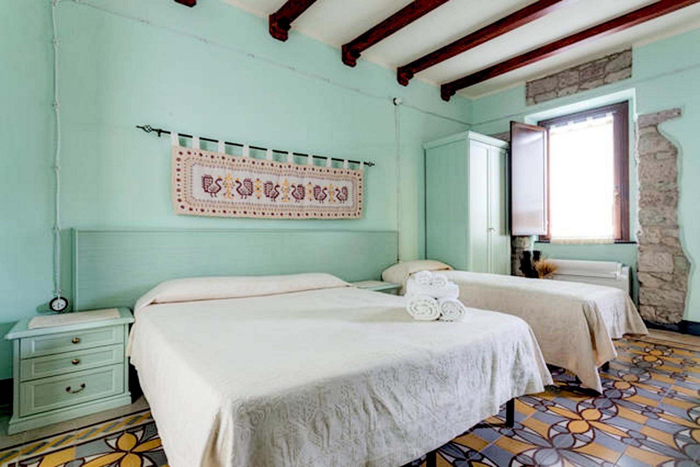 Triple Room - Photo 7