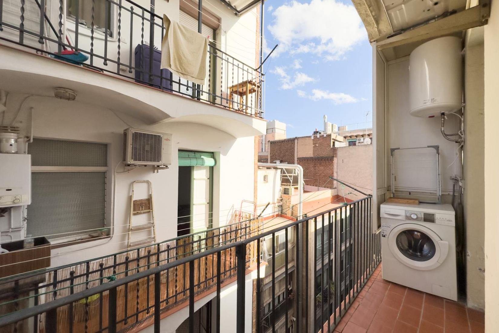 Apartment with Balcony photo 3