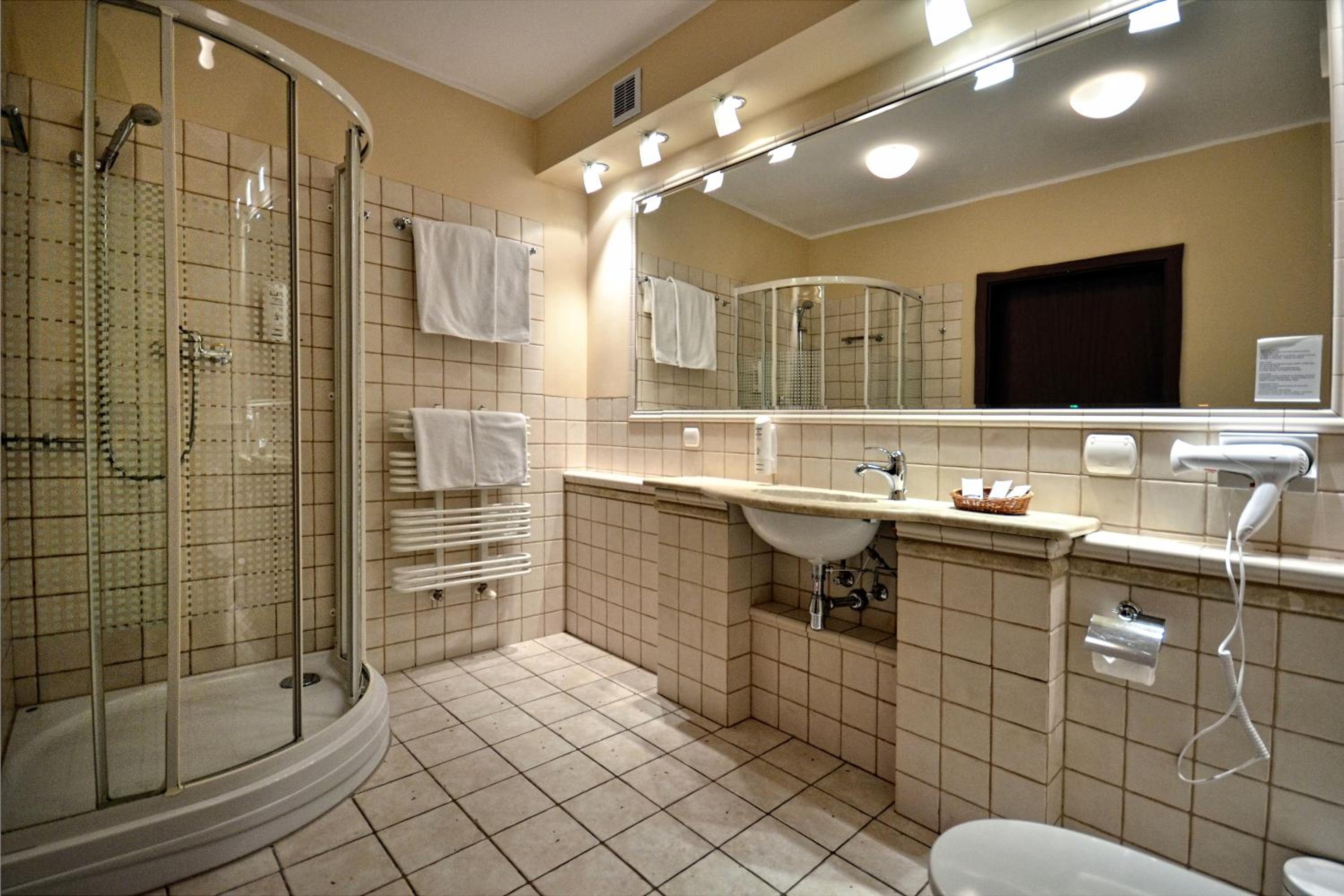 Business Suite (2 Adults) - Photo 3