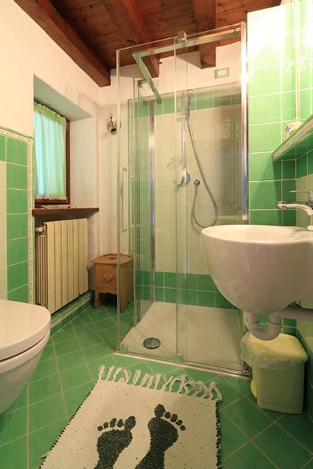 Triple Room with Private Bathroom - Photo 9